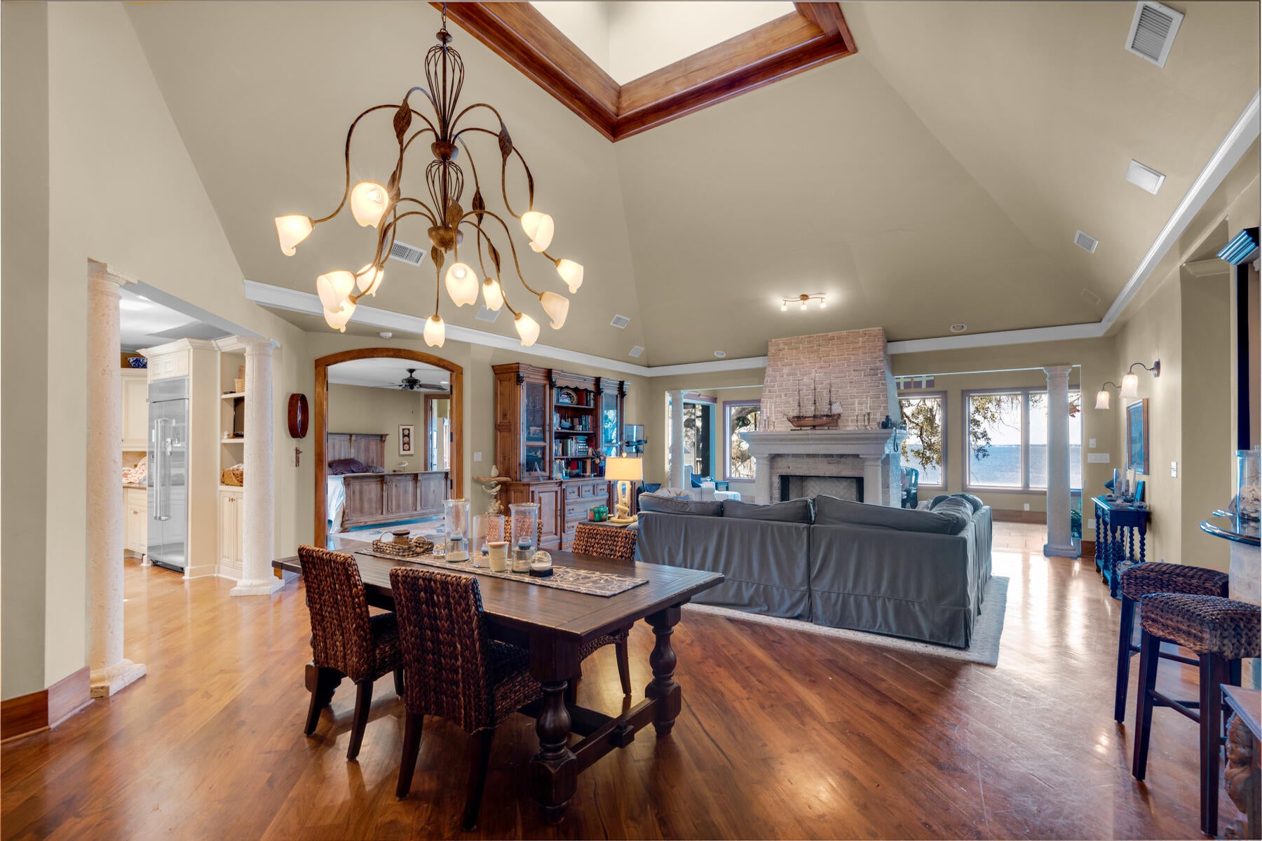 HATCHEE SHORES - Residential