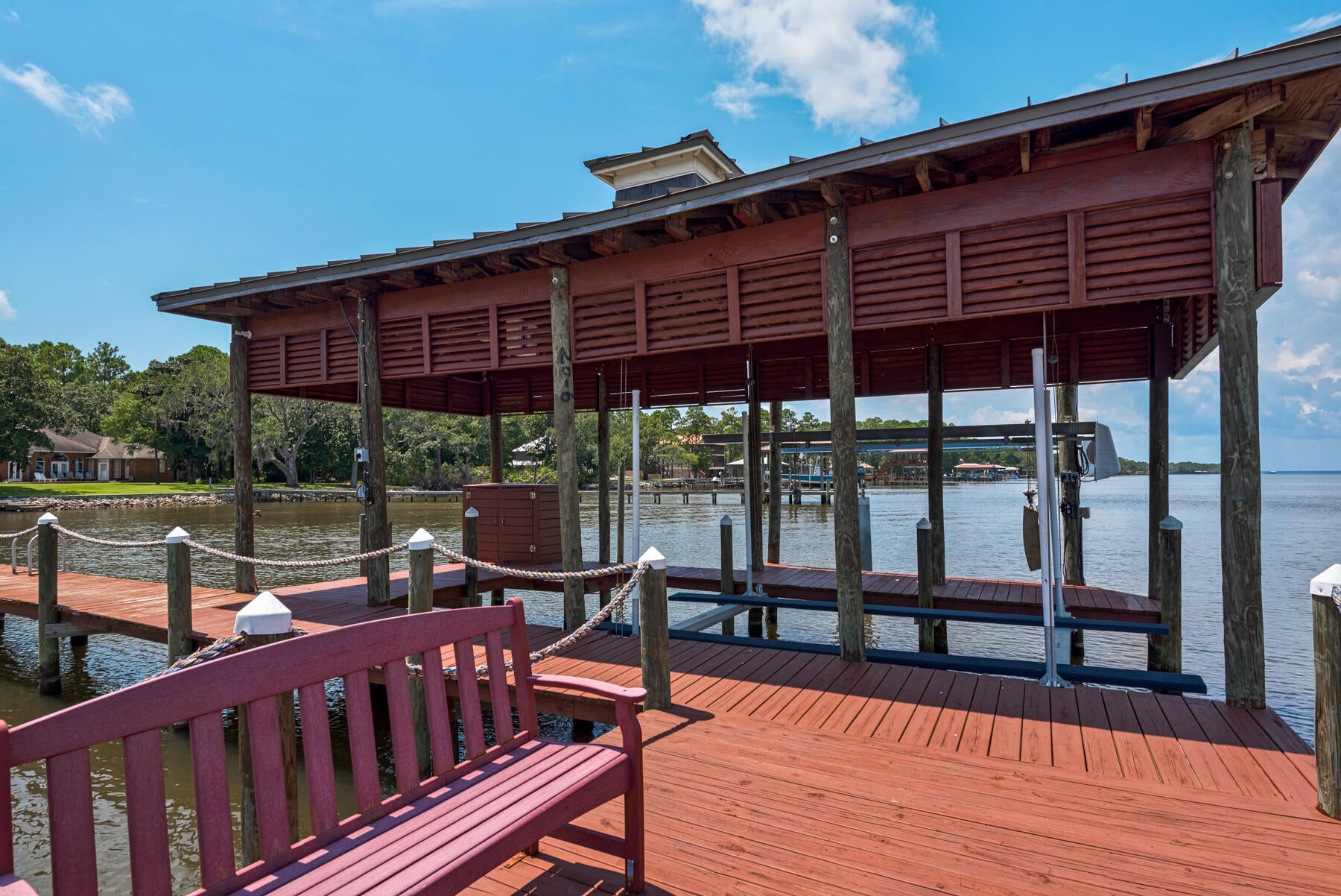 HATCHEE SHORES - Residential
