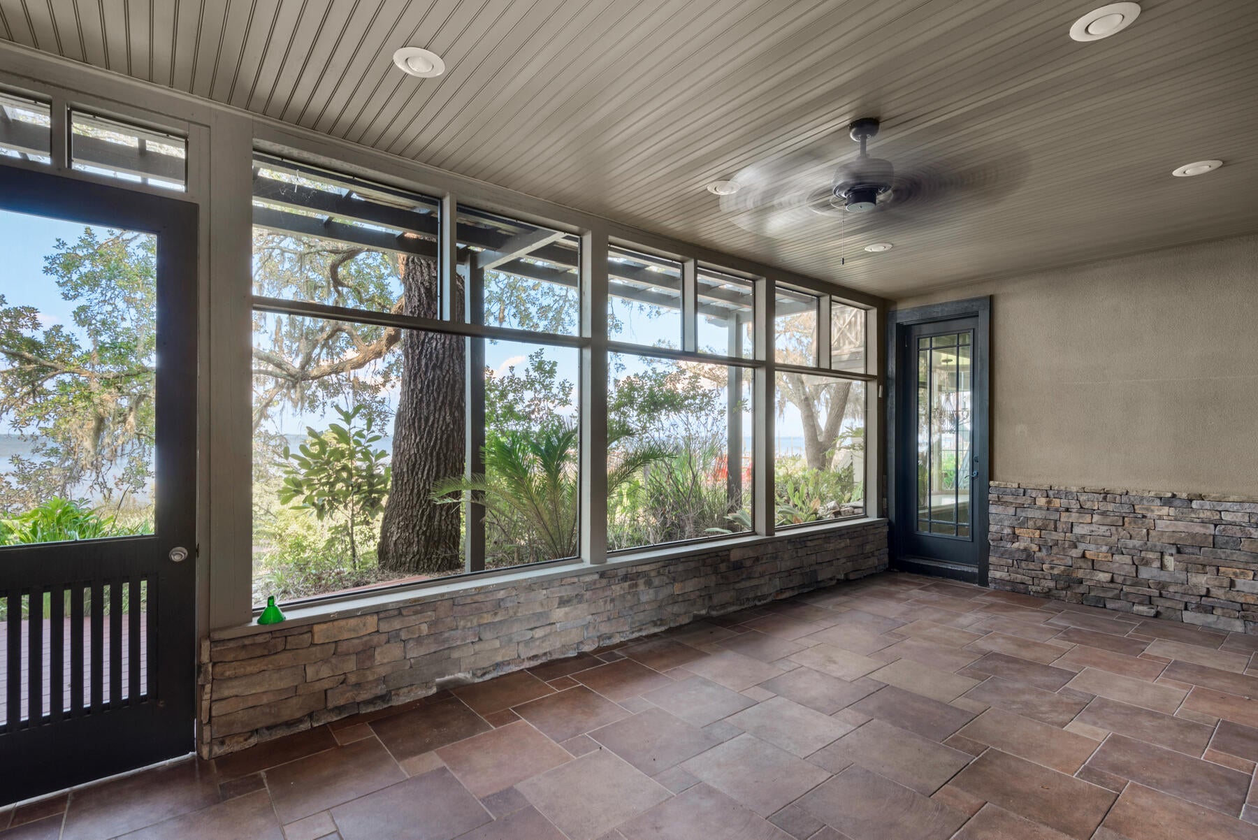 HATCHEE SHORES - Residential