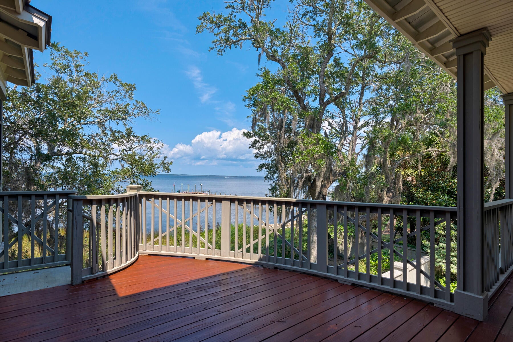 HATCHEE SHORES - Residential