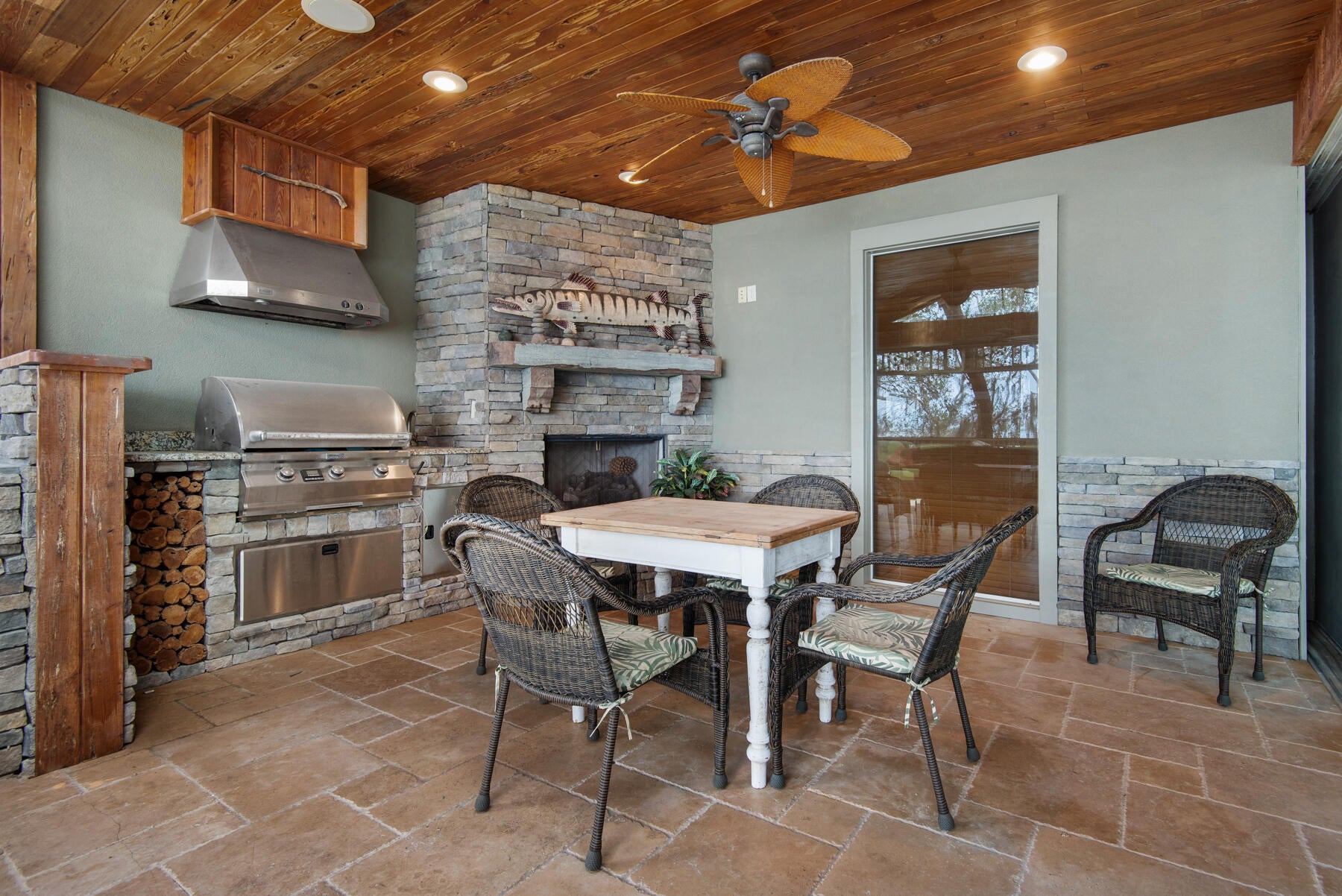 HATCHEE SHORES - Residential