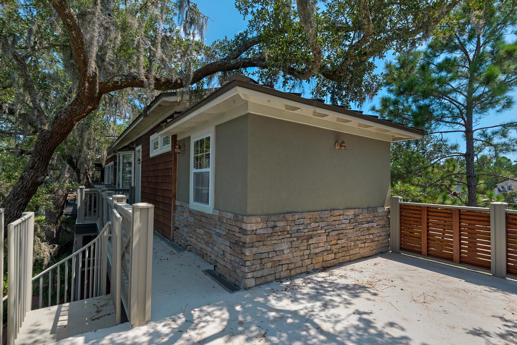 HATCHEE SHORES - Residential