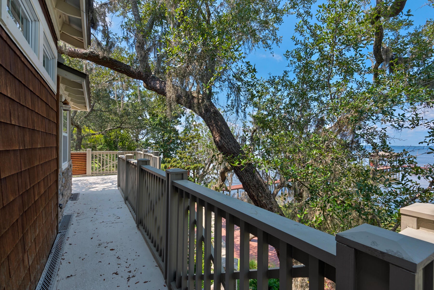 HATCHEE SHORES - Residential