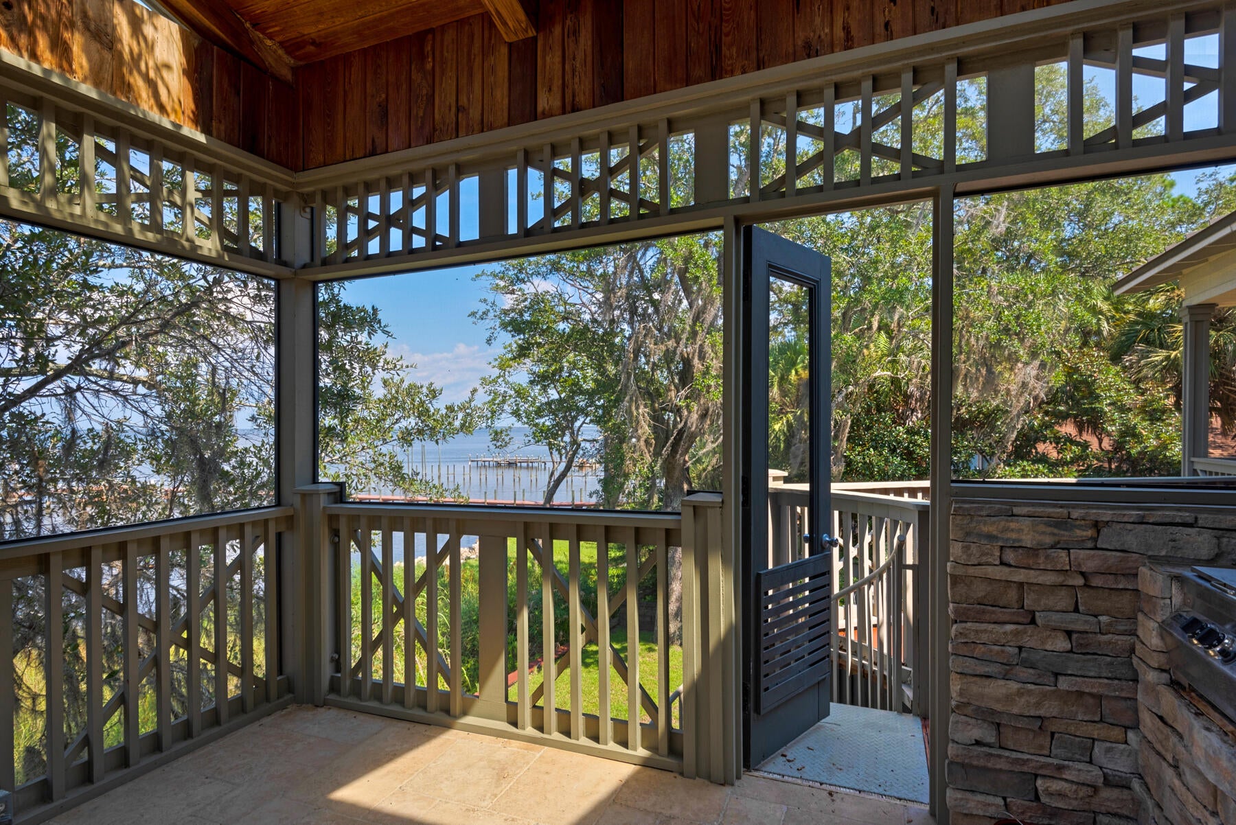 HATCHEE SHORES - Residential
