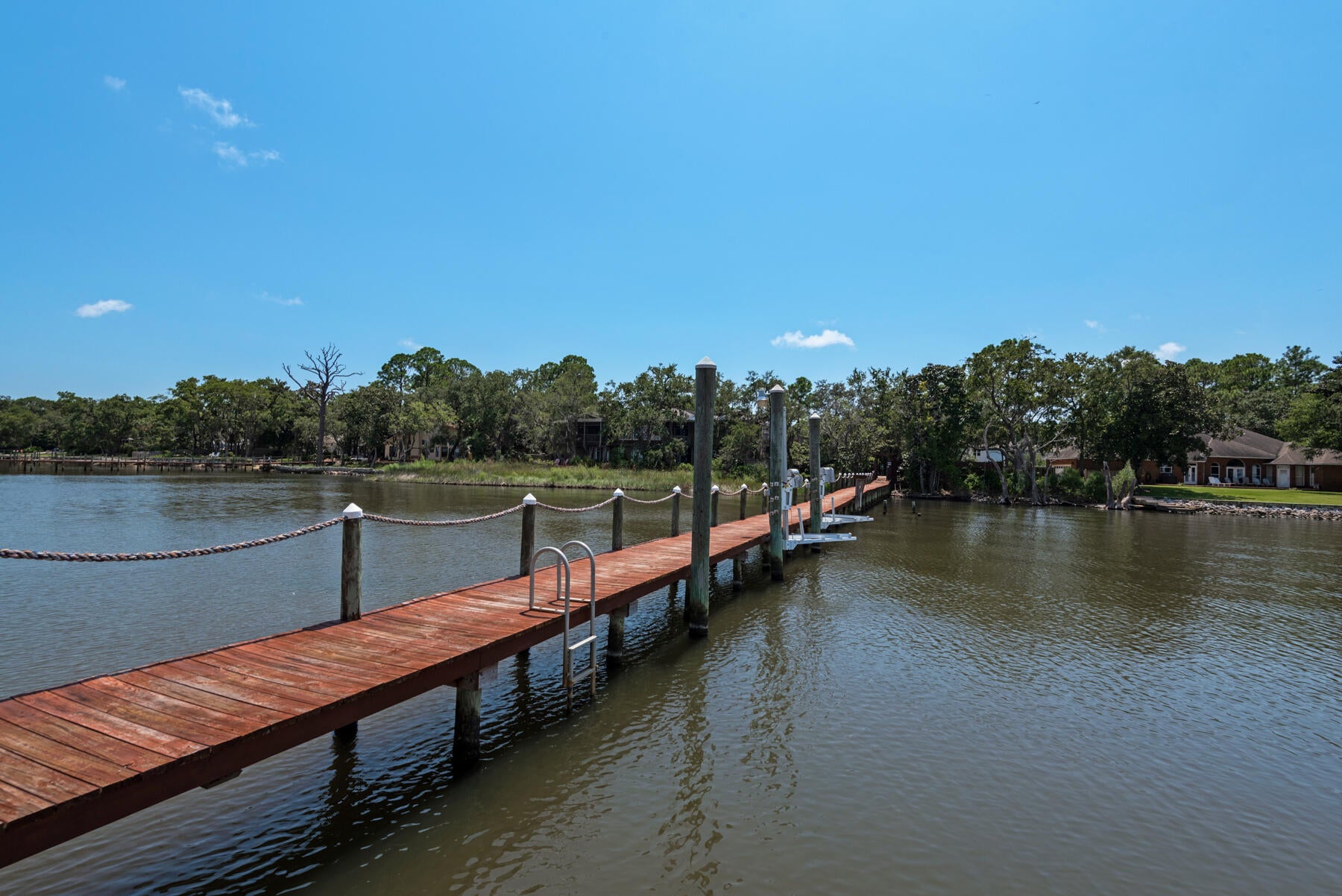 HATCHEE SHORES - Residential