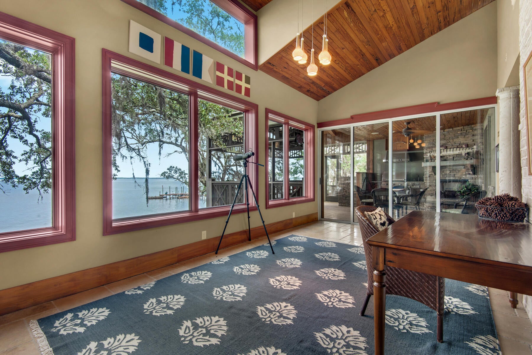 HATCHEE SHORES - Residential