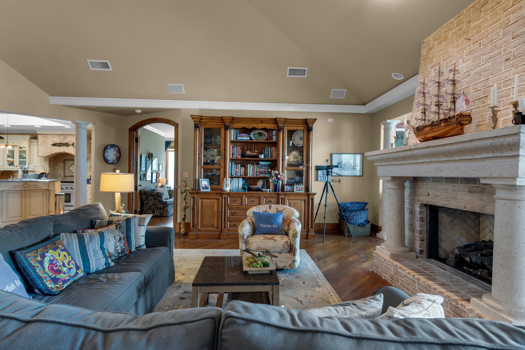 HATCHEE SHORES - Residential