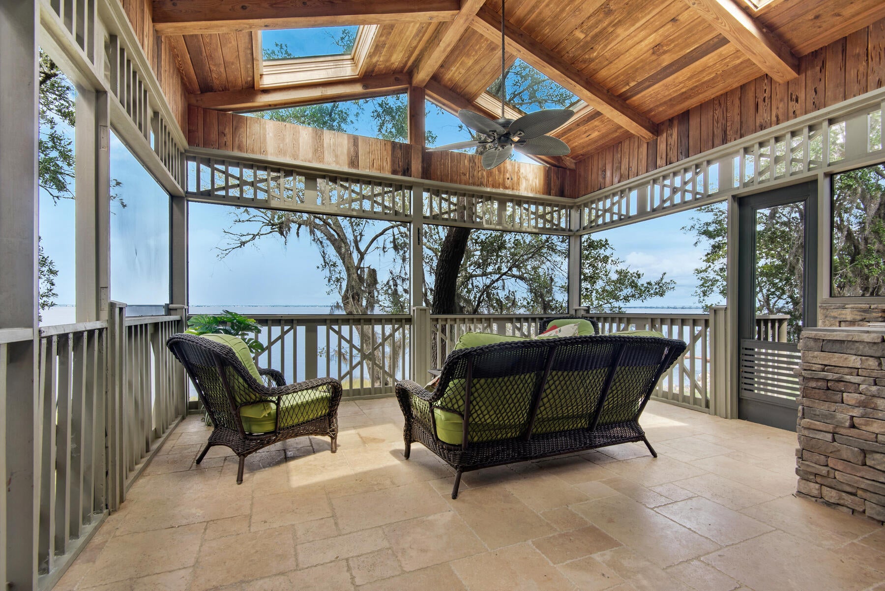 HATCHEE SHORES - Residential