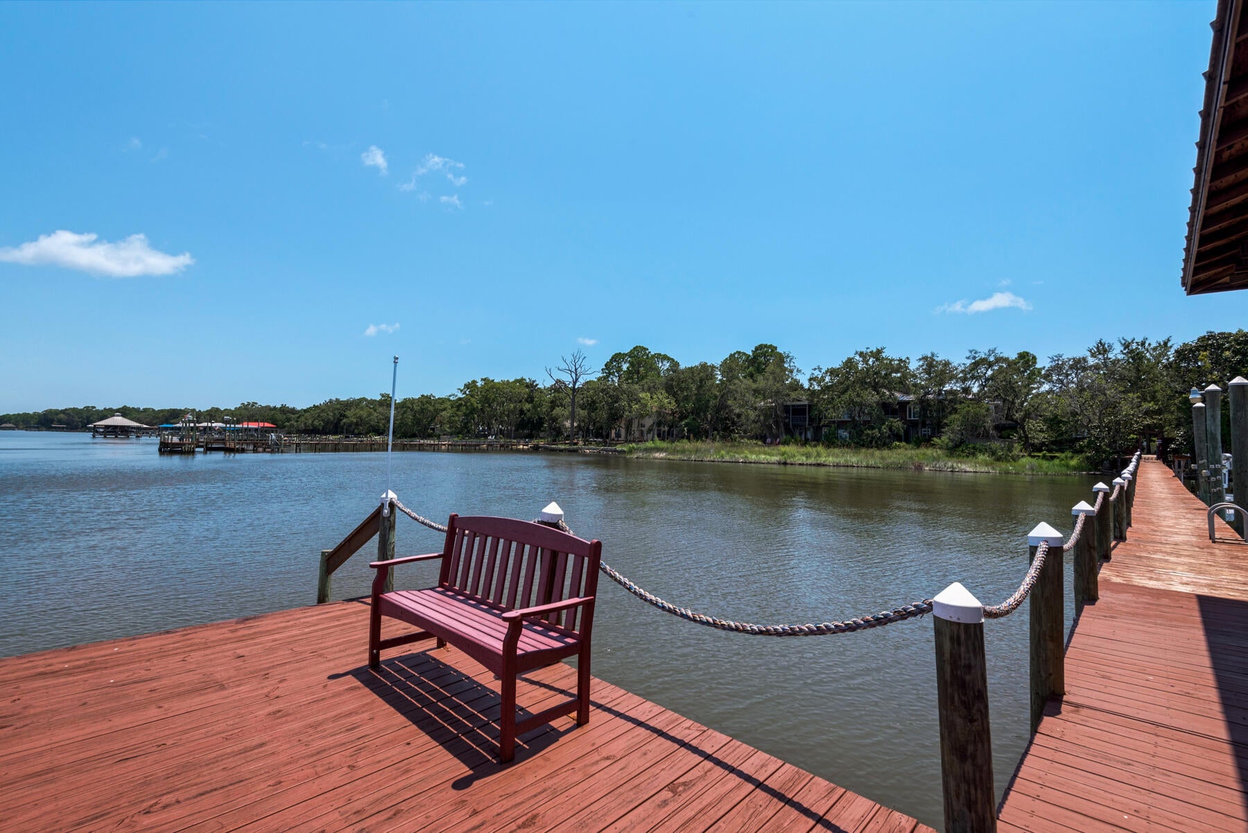 HATCHEE SHORES - Residential
