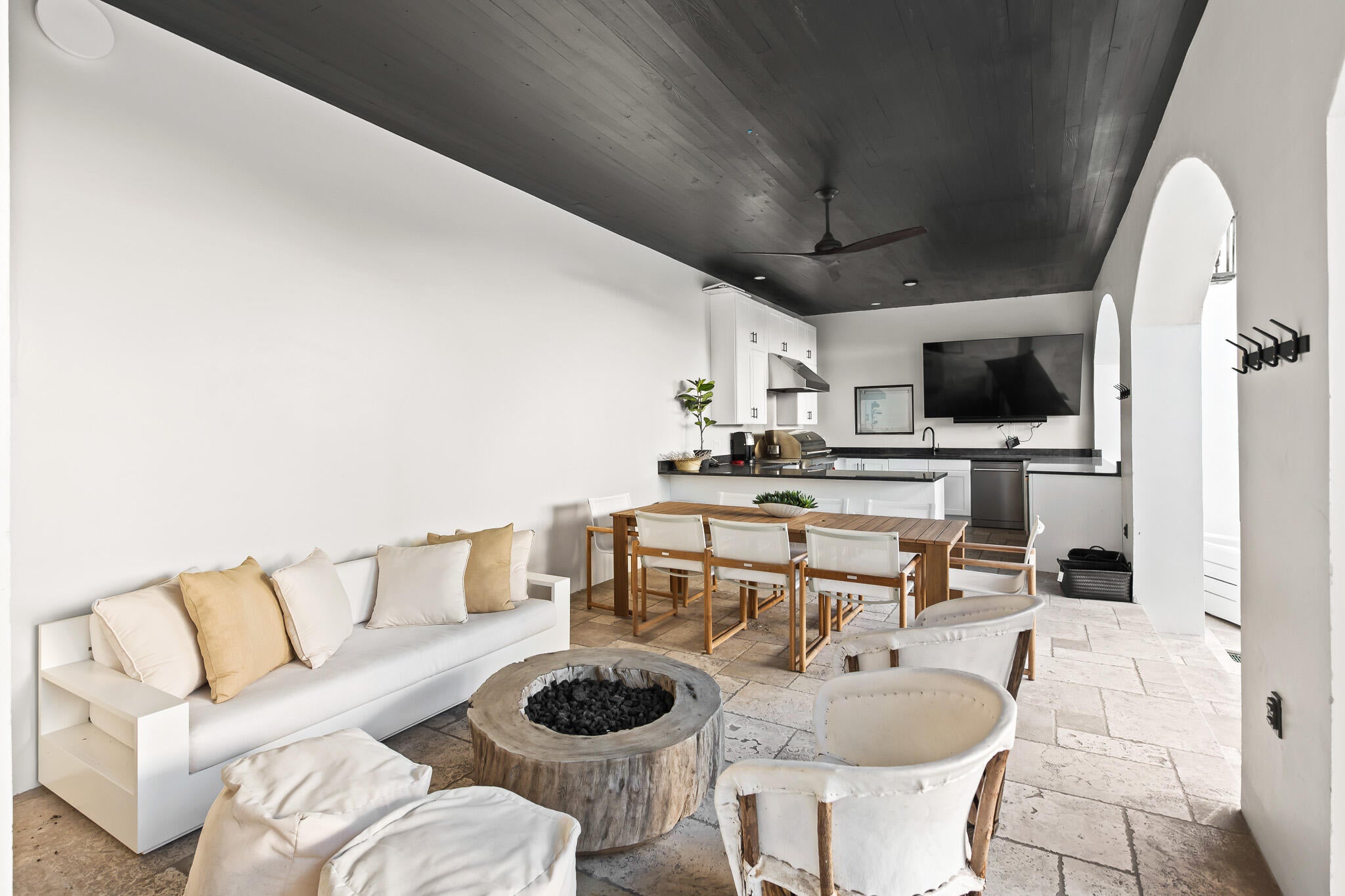 PARADISE BY THE SEA - Residential