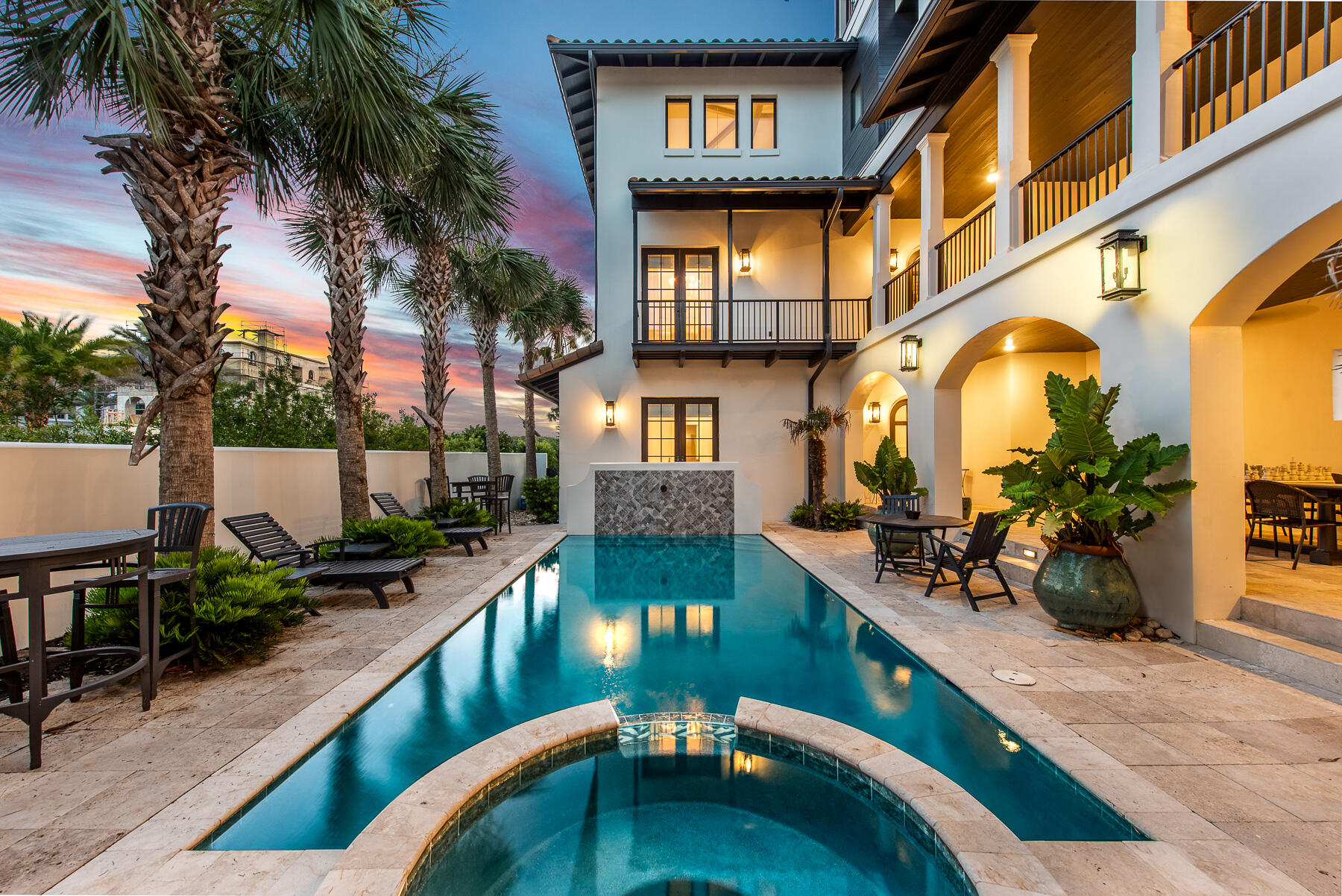 PARADISE BY THE SEA - Residential