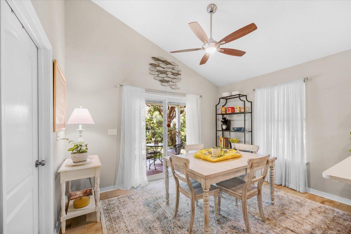 ROBLEDAL ESTATES - Residential