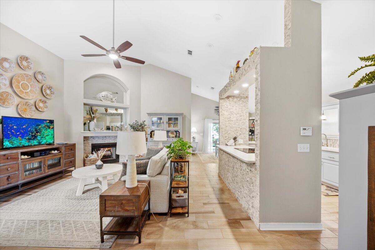 ROBLEDAL ESTATES - Residential