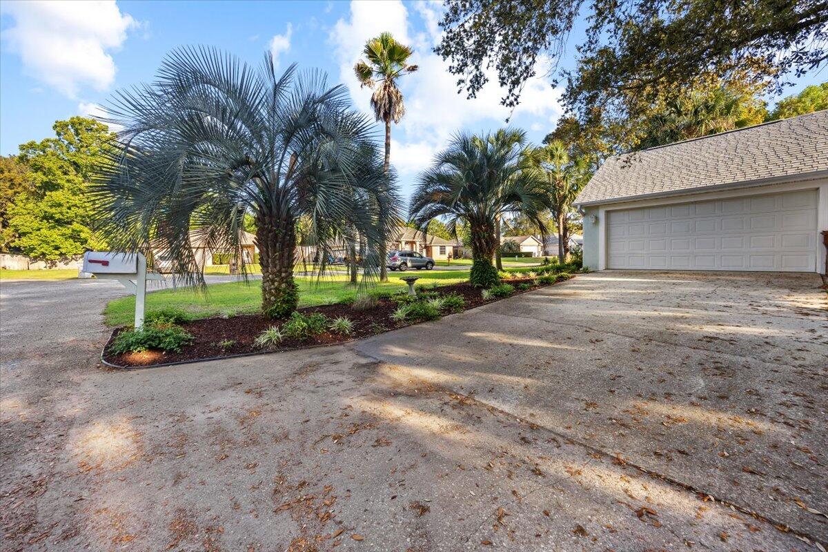 ROBLEDAL ESTATES - Residential