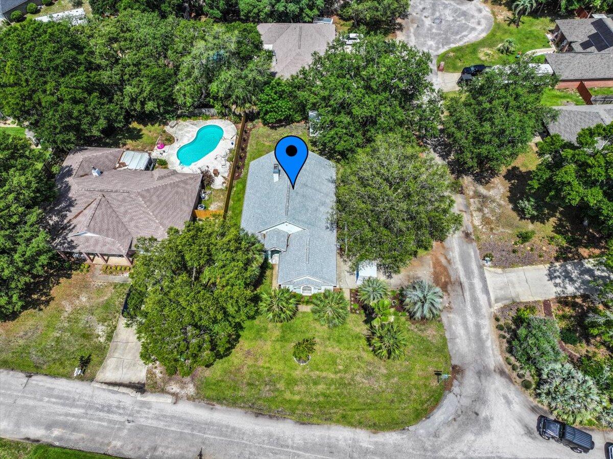 ROBLEDAL ESTATES - Residential