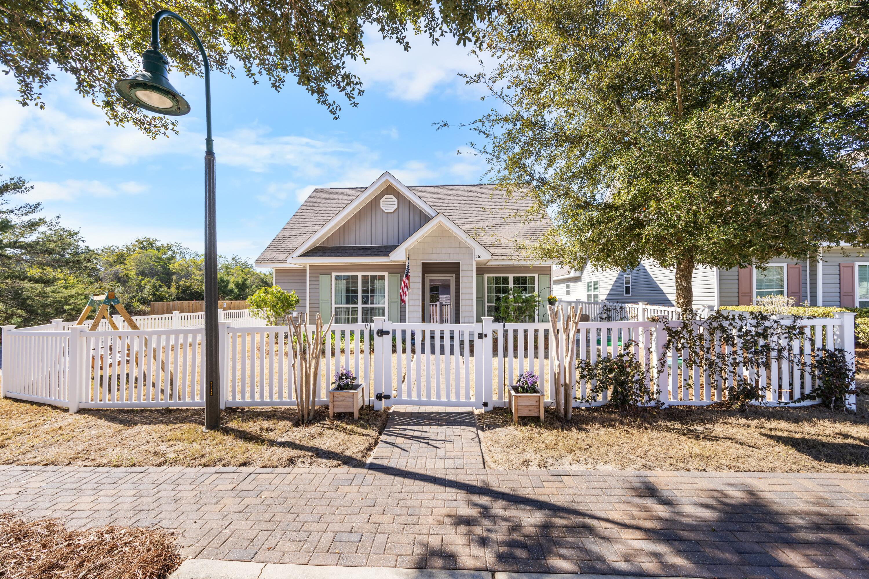 HAMMOCK BAY - Residential