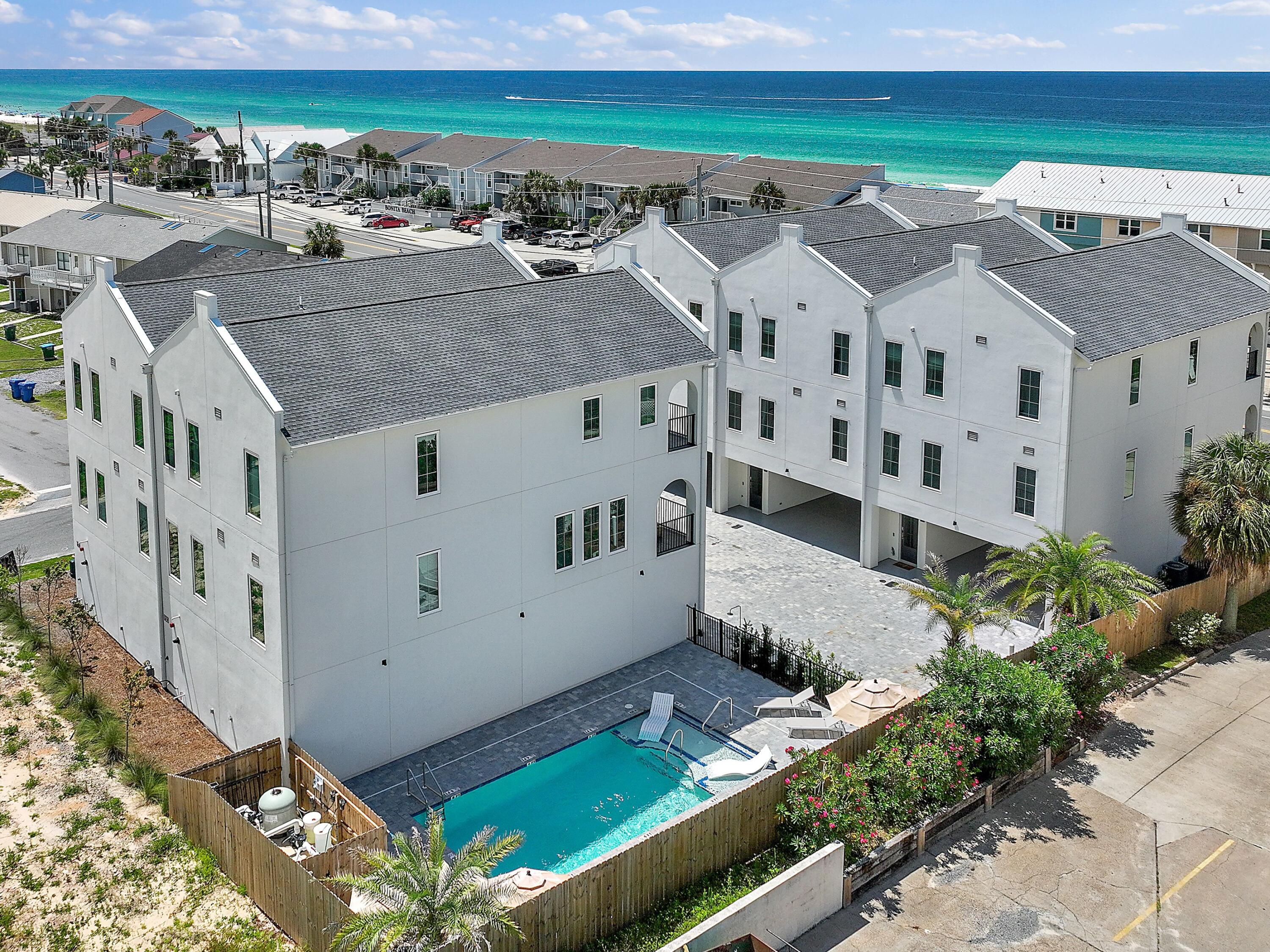 DeLuna Place Townhomes - Residential
