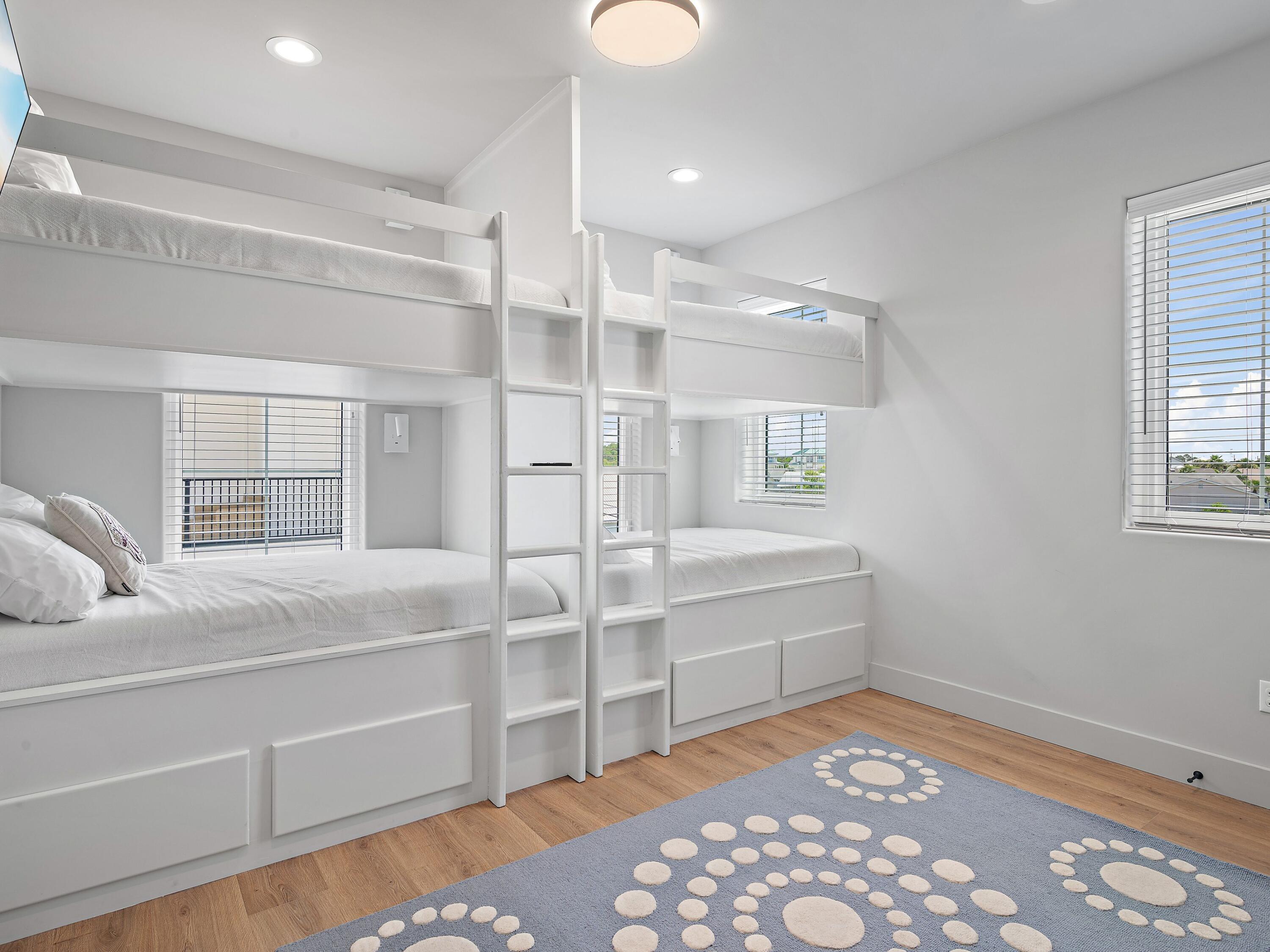 DeLuna Place Townhomes - Residential