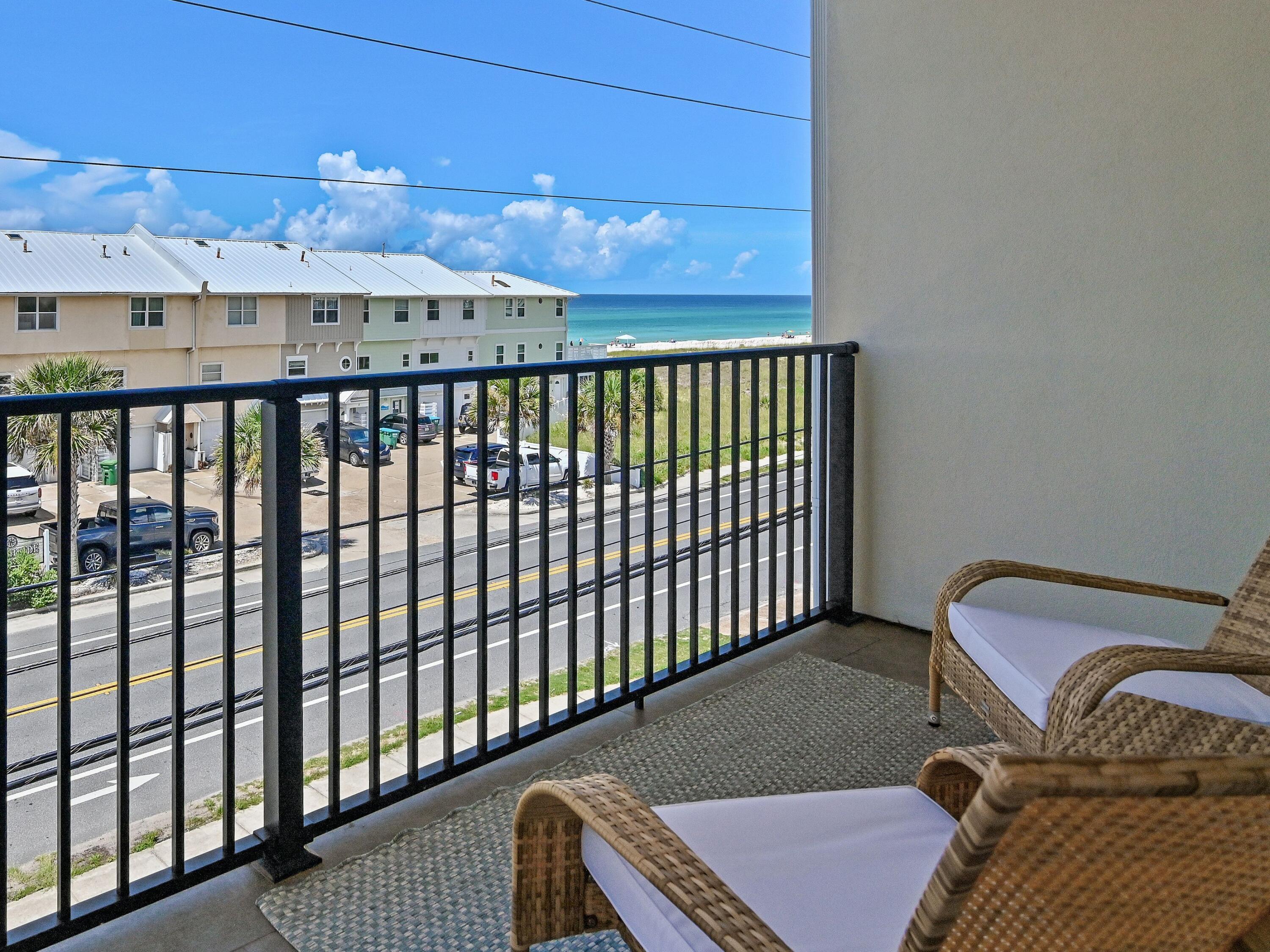 DeLuna Place Townhomes - Residential