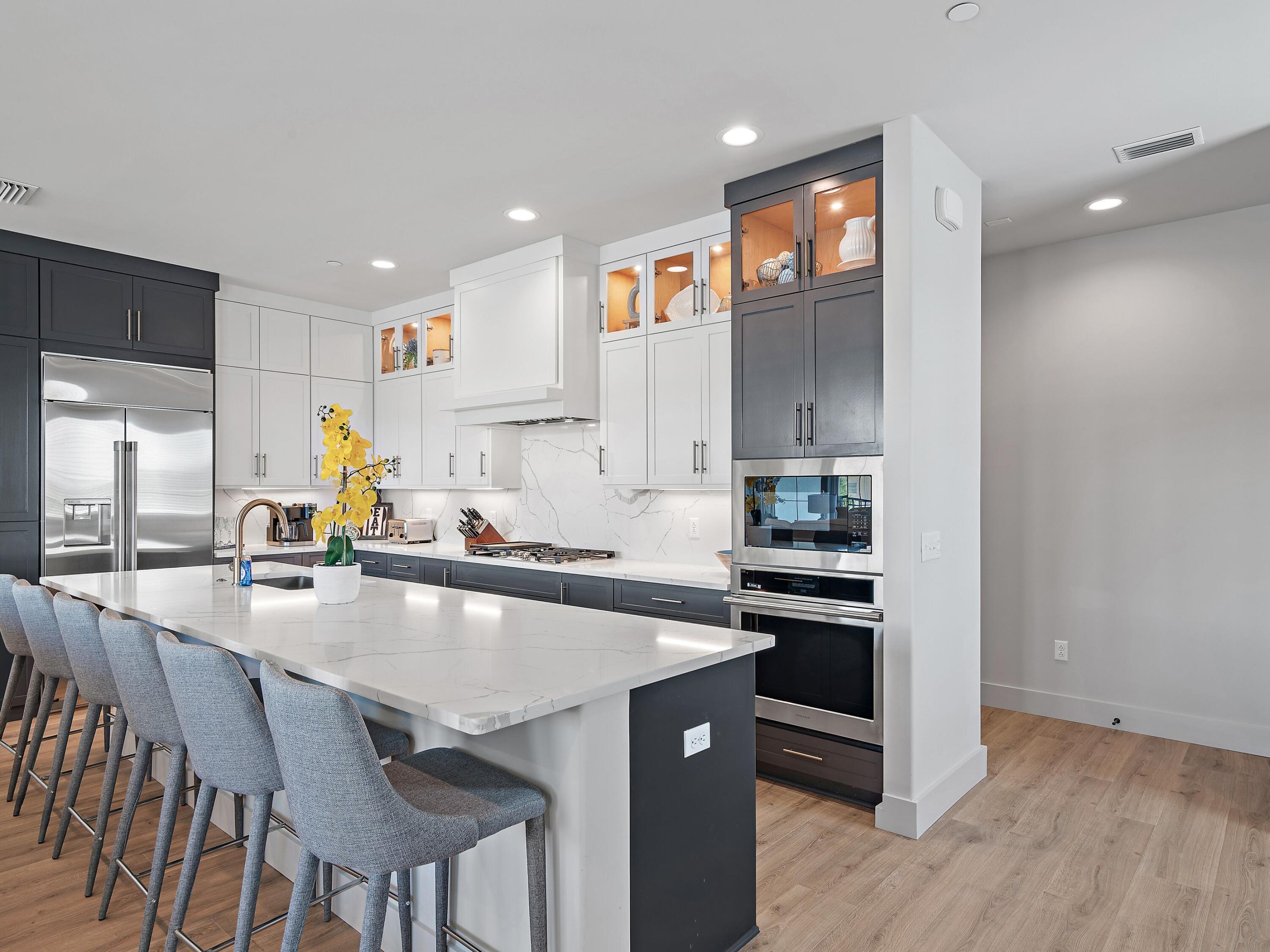DeLuna Place Townhomes - Residential