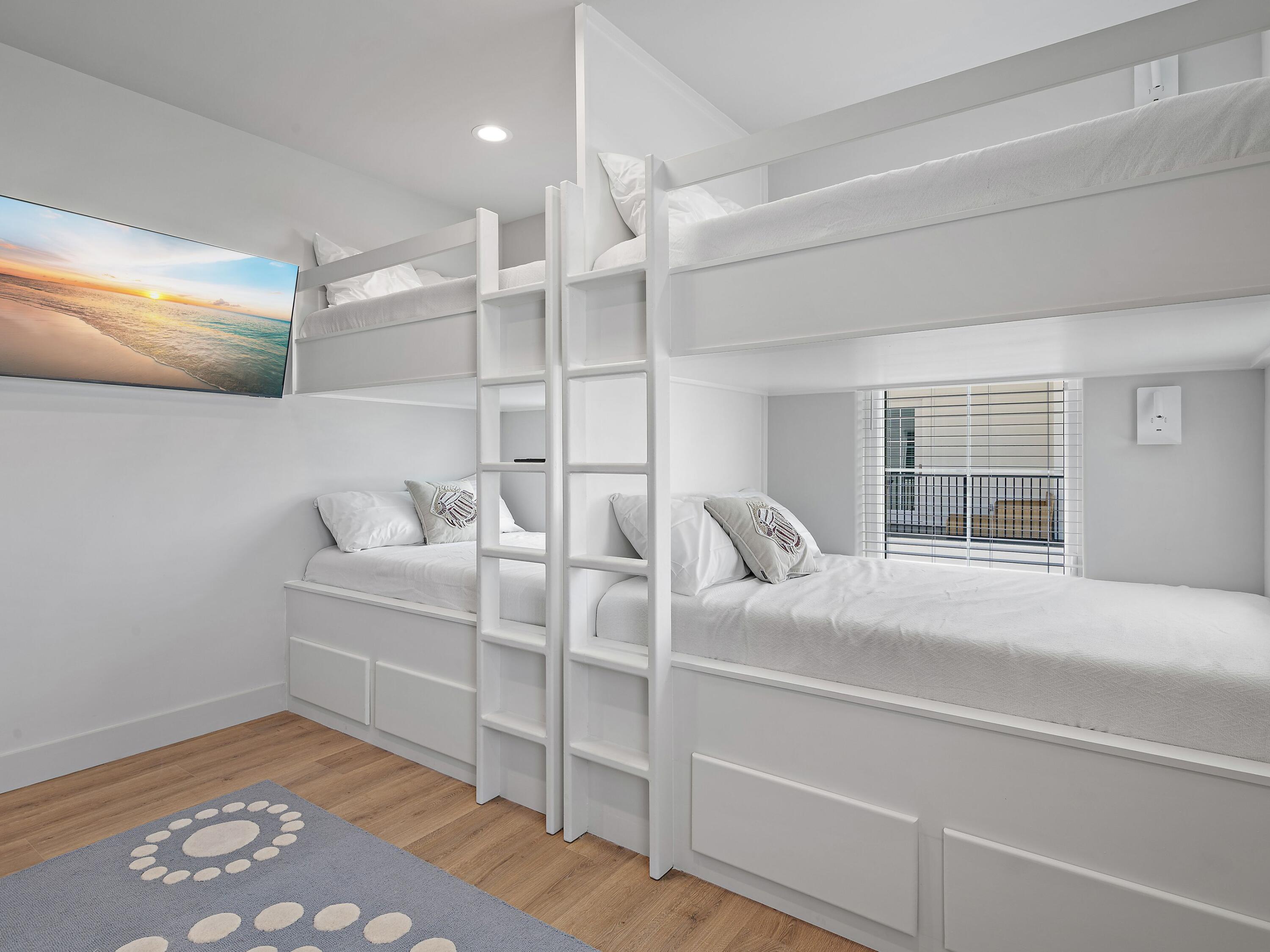 DeLuna Place Townhomes - Residential