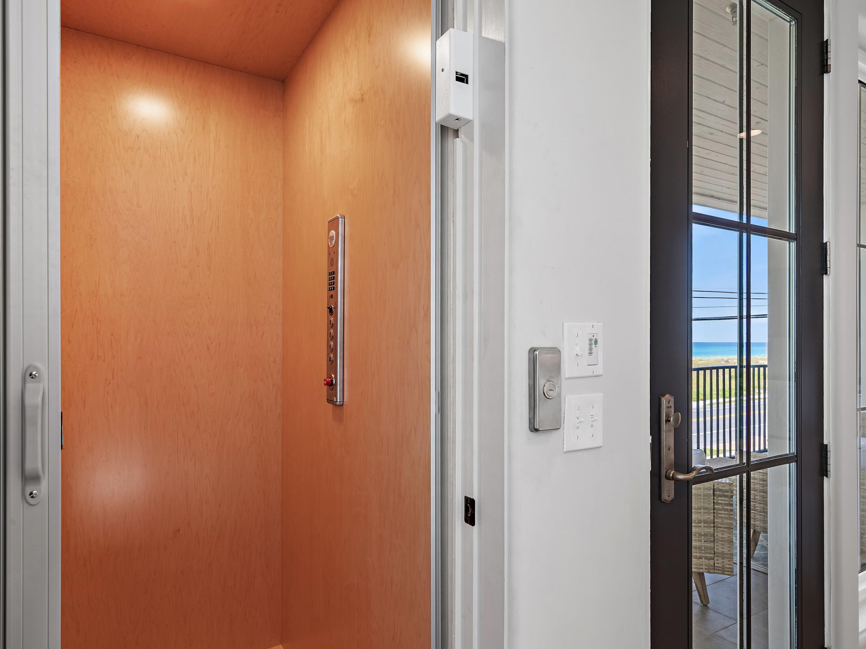 DeLuna Place Townhomes - Residential