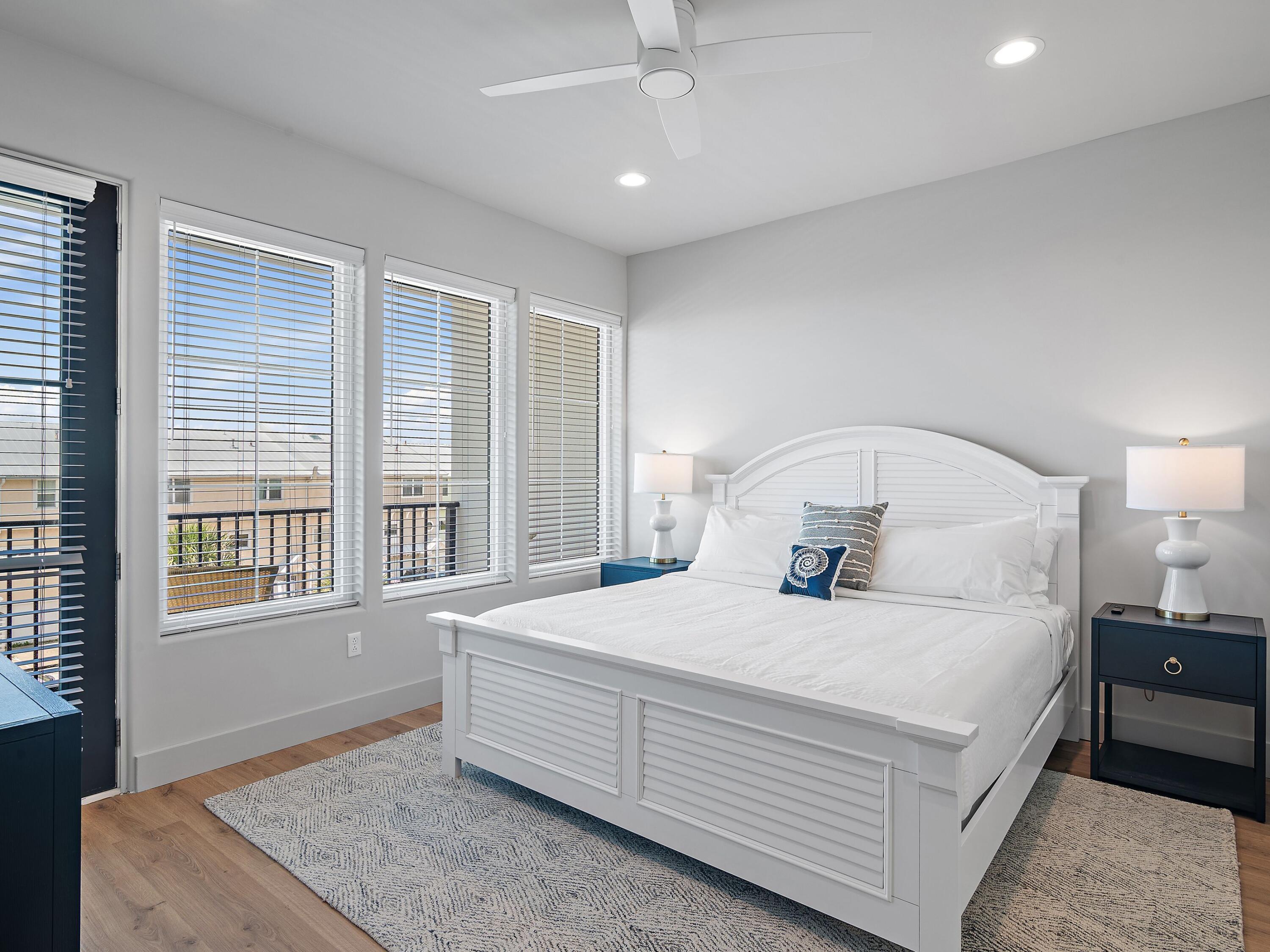 DeLuna Place Townhomes - Residential