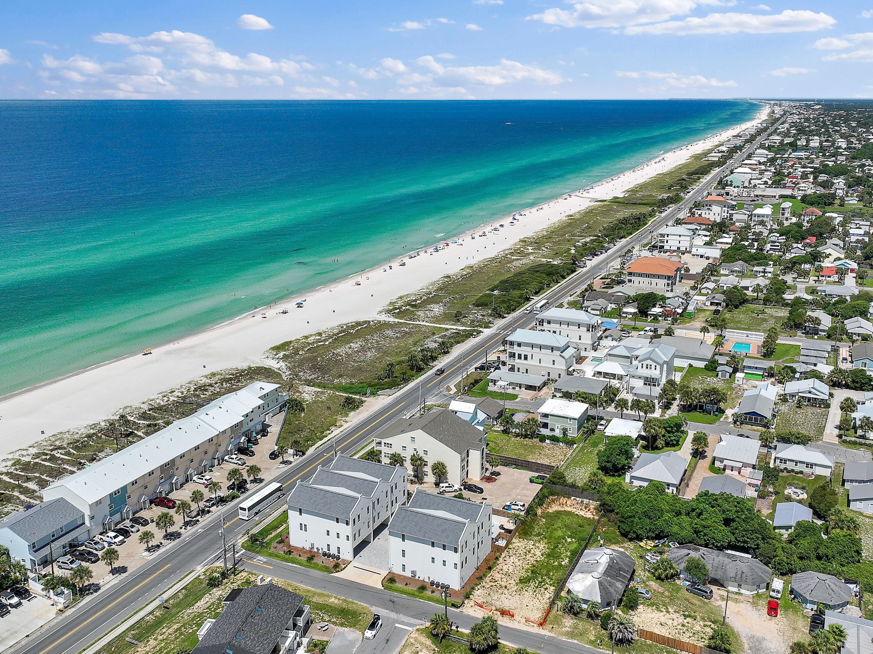 DeLuna Place Townhomes - Residential