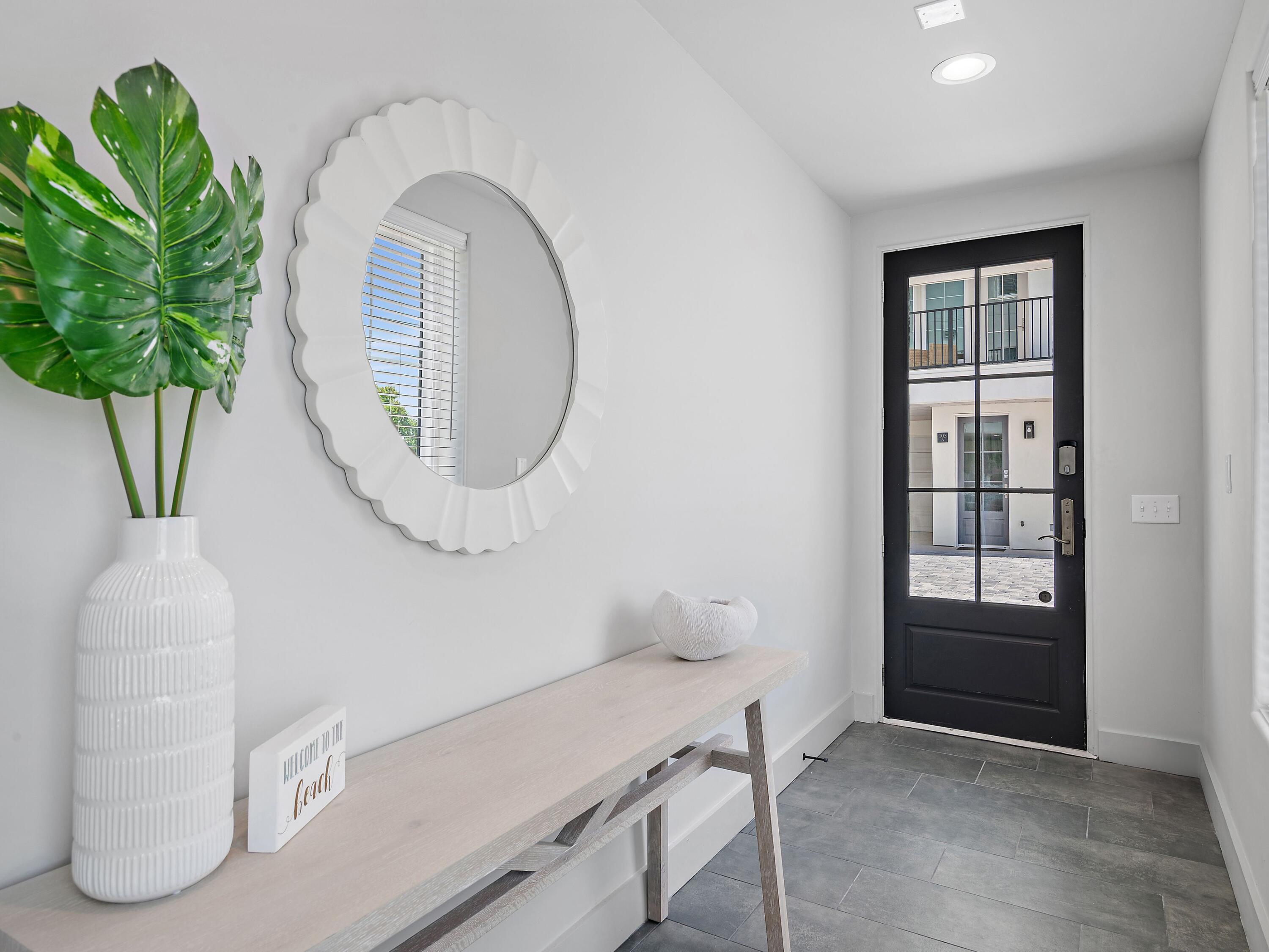 DeLuna Place Townhomes - Residential