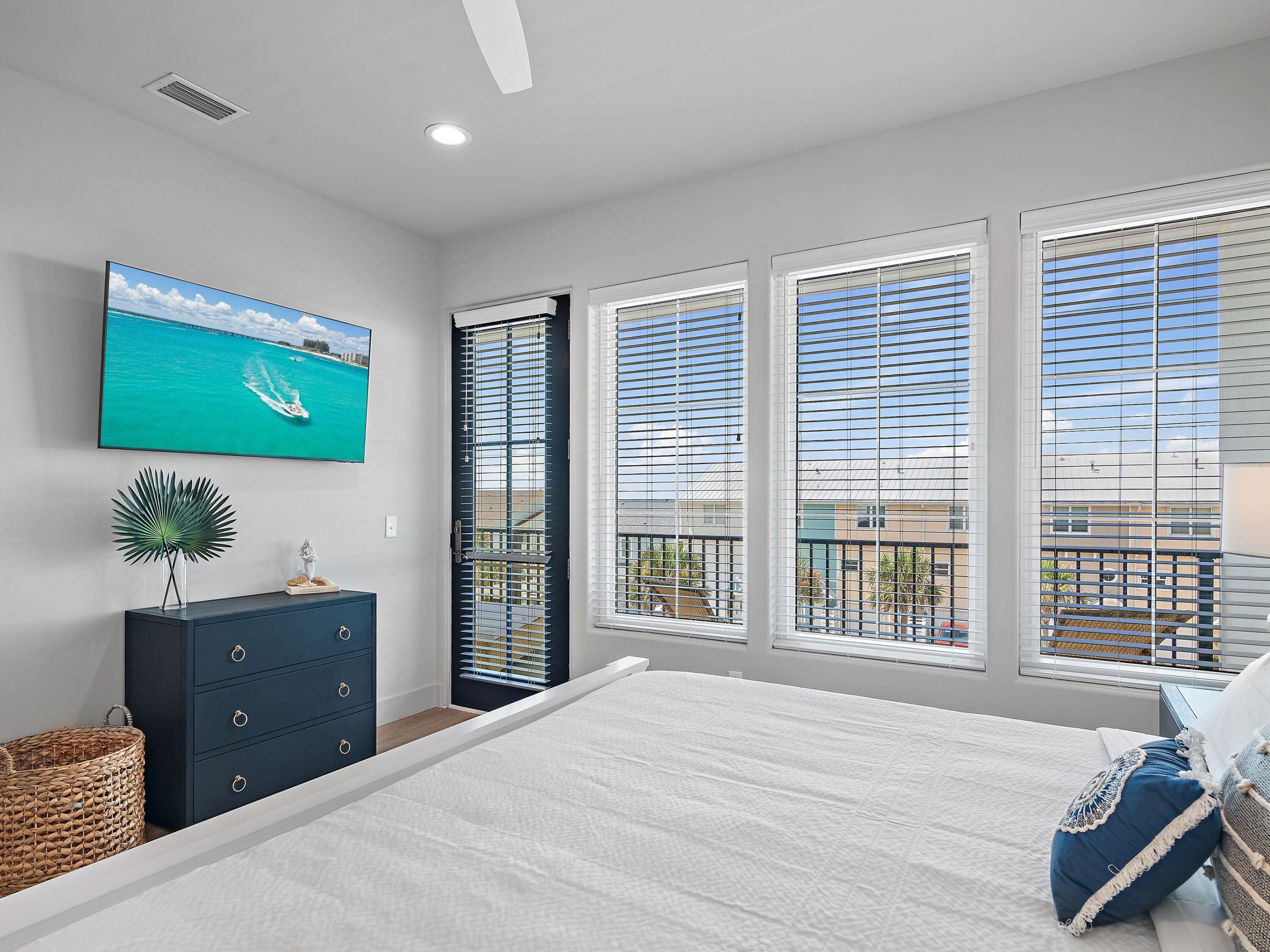 DeLuna Place Townhomes - Residential