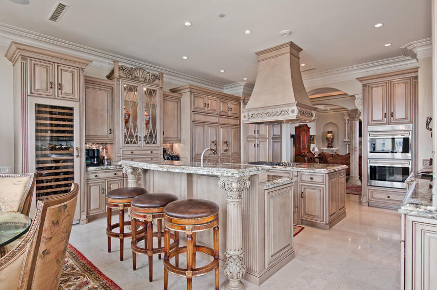 ONE WATER PLACE AT KELLY PLANTATION - Residential
