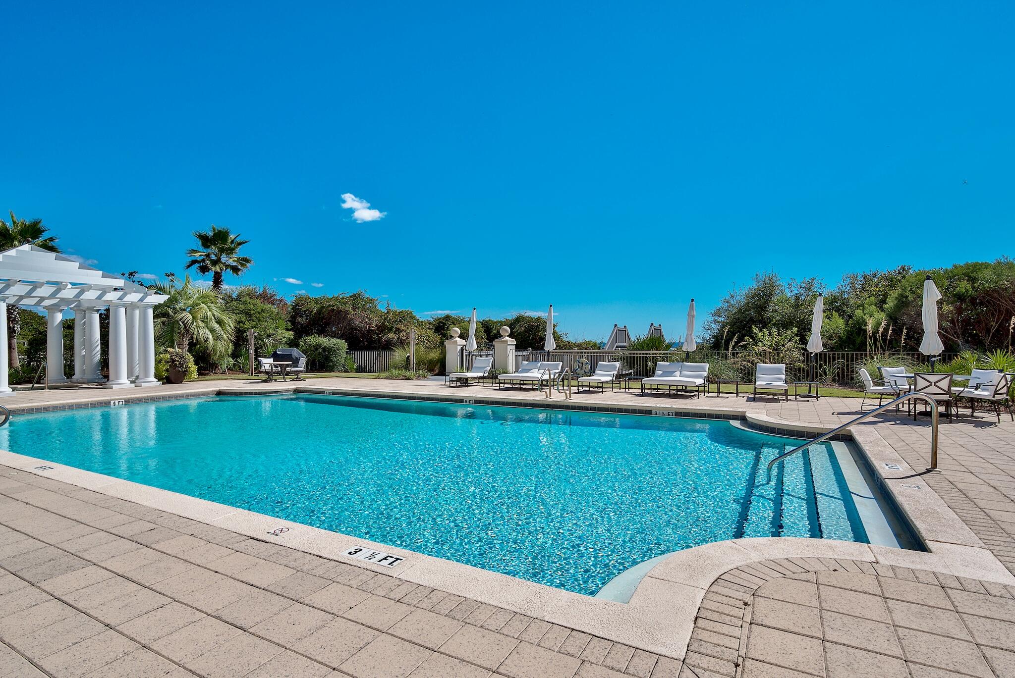 PARK PLACE ON SEAGROVE BEACH
#402 - Residential