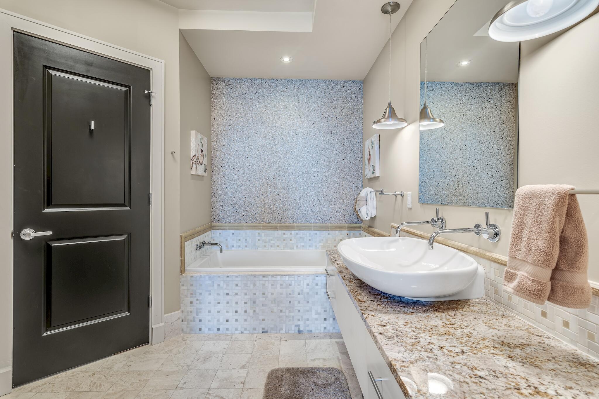PARK PLACE ON SEAGROVE BEACH
#402 - Residential
