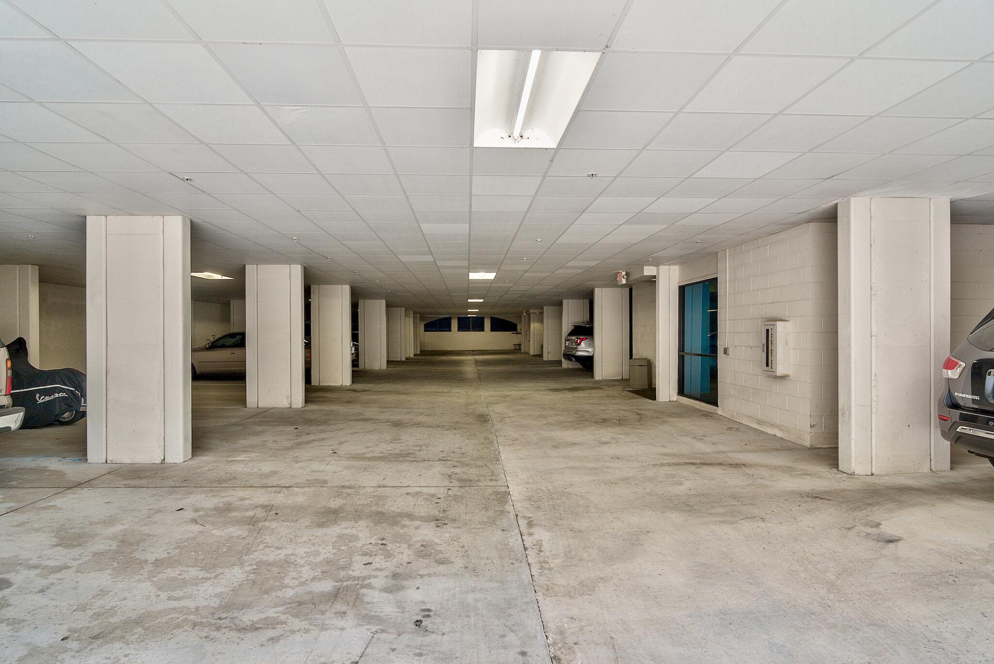 PARK PLACE ON SEAGROVE BEACH
#402 - Residential