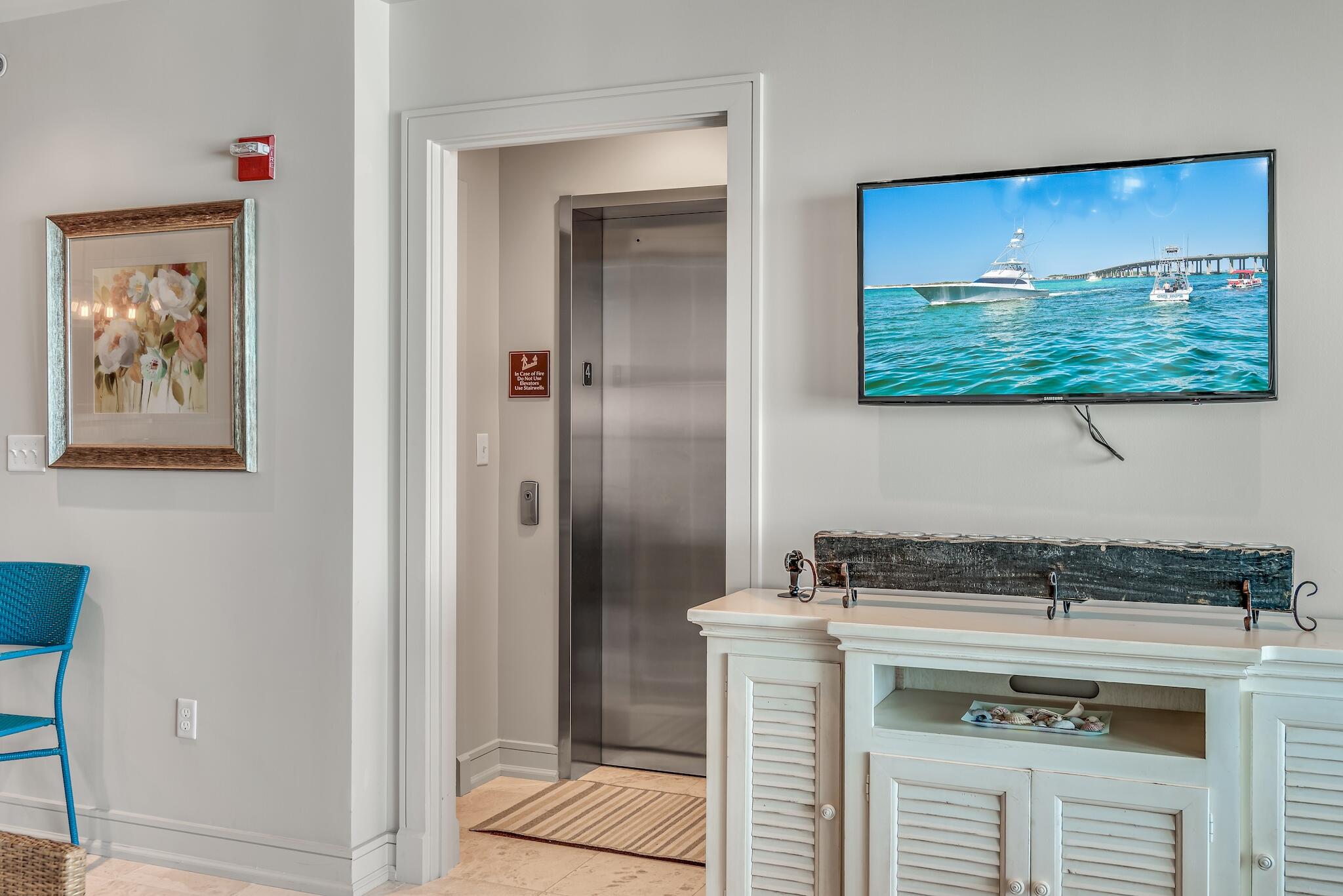 PARK PLACE ON SEAGROVE BEACH
#402 - Residential