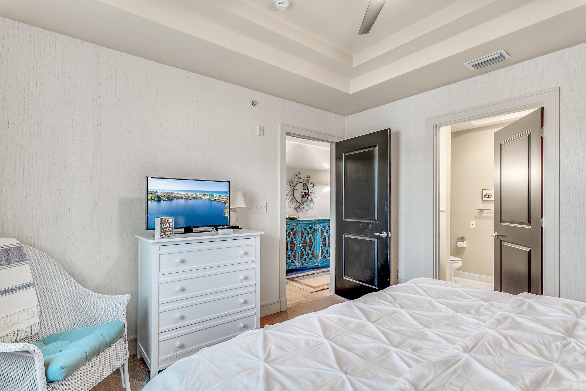 PARK PLACE ON SEAGROVE BEACH
#402 - Residential