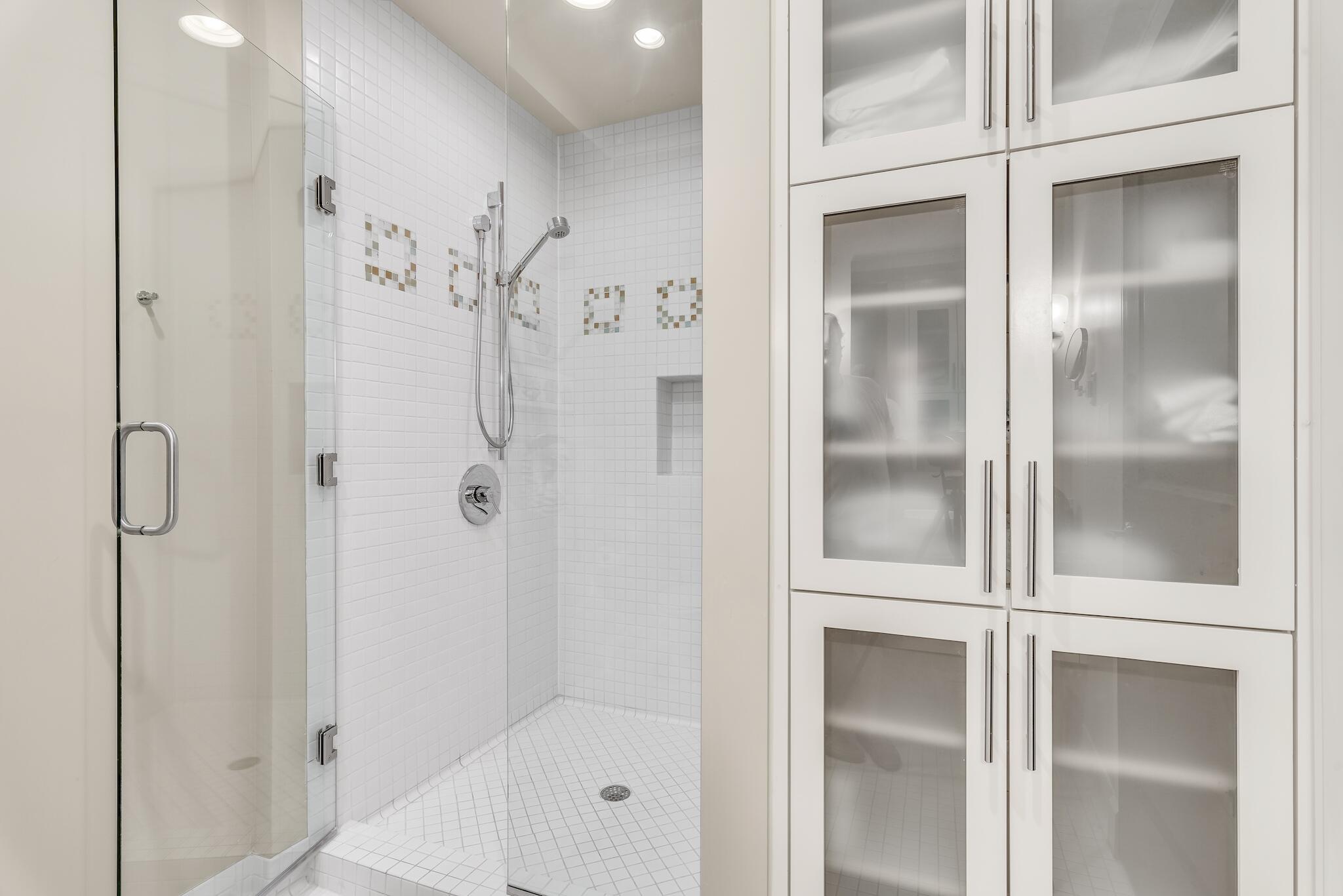 PARK PLACE ON SEAGROVE BEACH
#402 - Residential