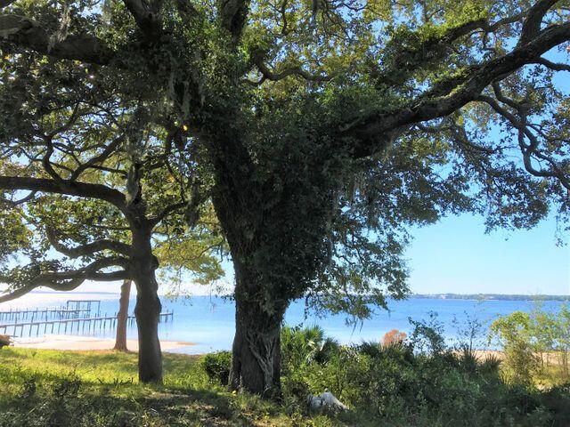 NO RECORDED SUBDIVISION - Land