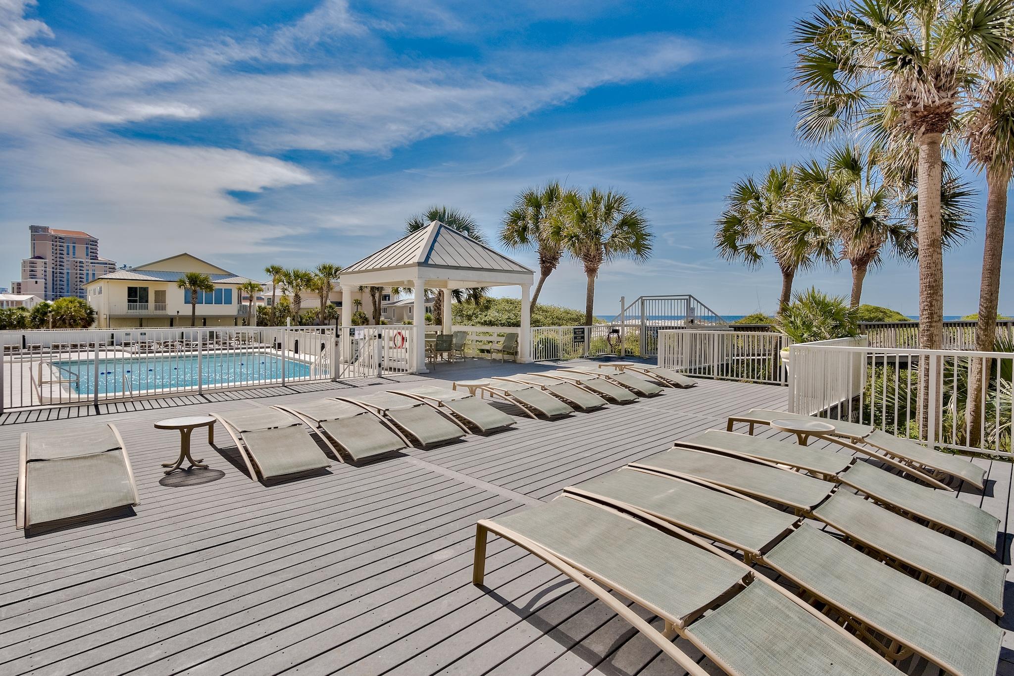 HIDDEN DUNES GRAND VILLAS - Residential