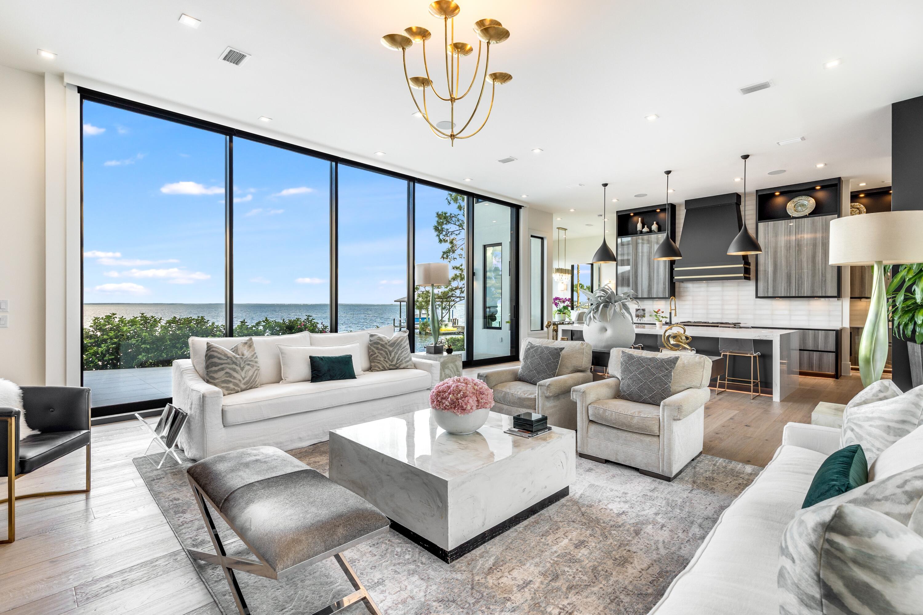 DRIFTWOOD ESTATES
GRAND COVE - Residential