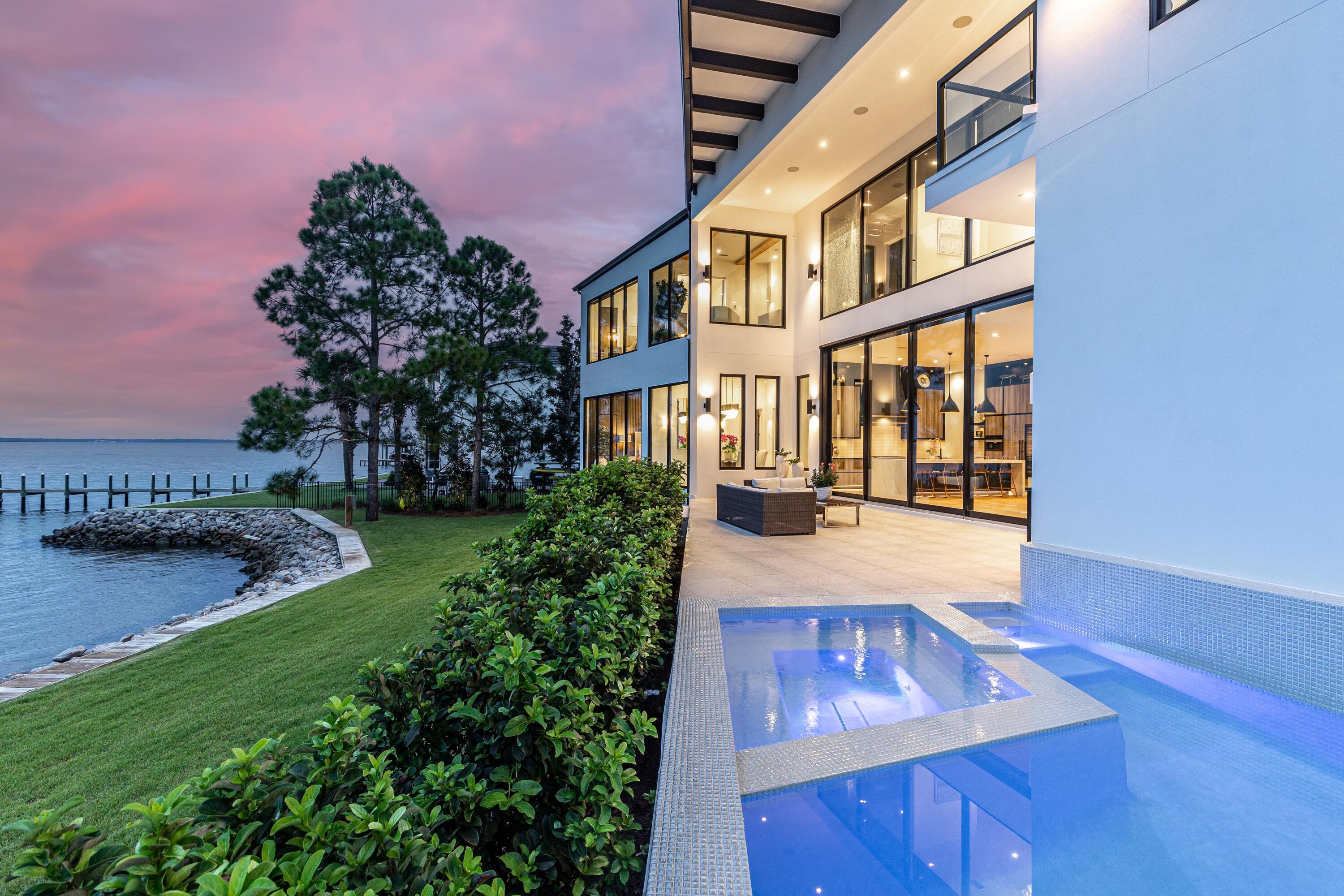 DRIFTWOOD ESTATES
GRAND COVE - Residential