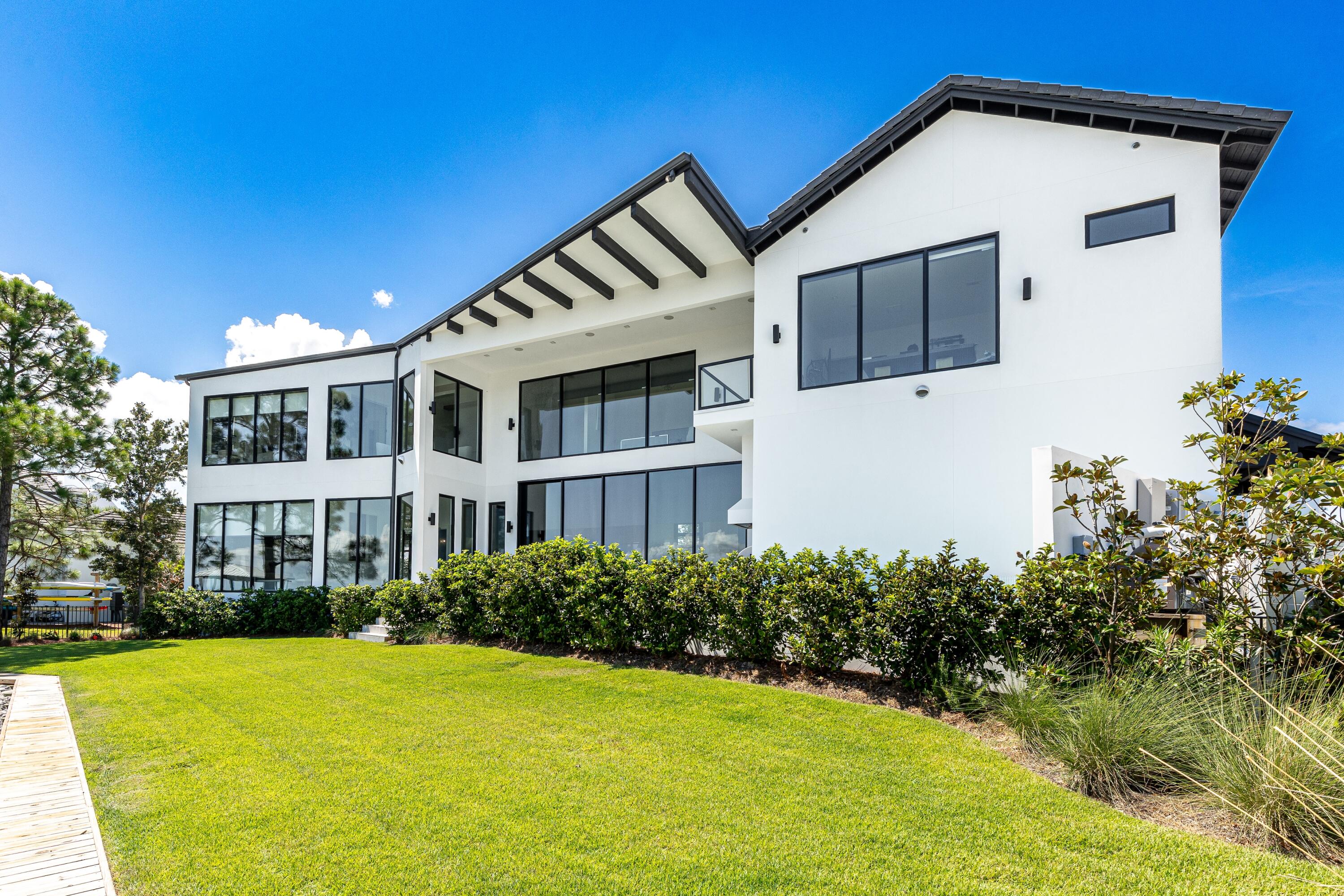 DRIFTWOOD ESTATES
GRAND COVE - Residential