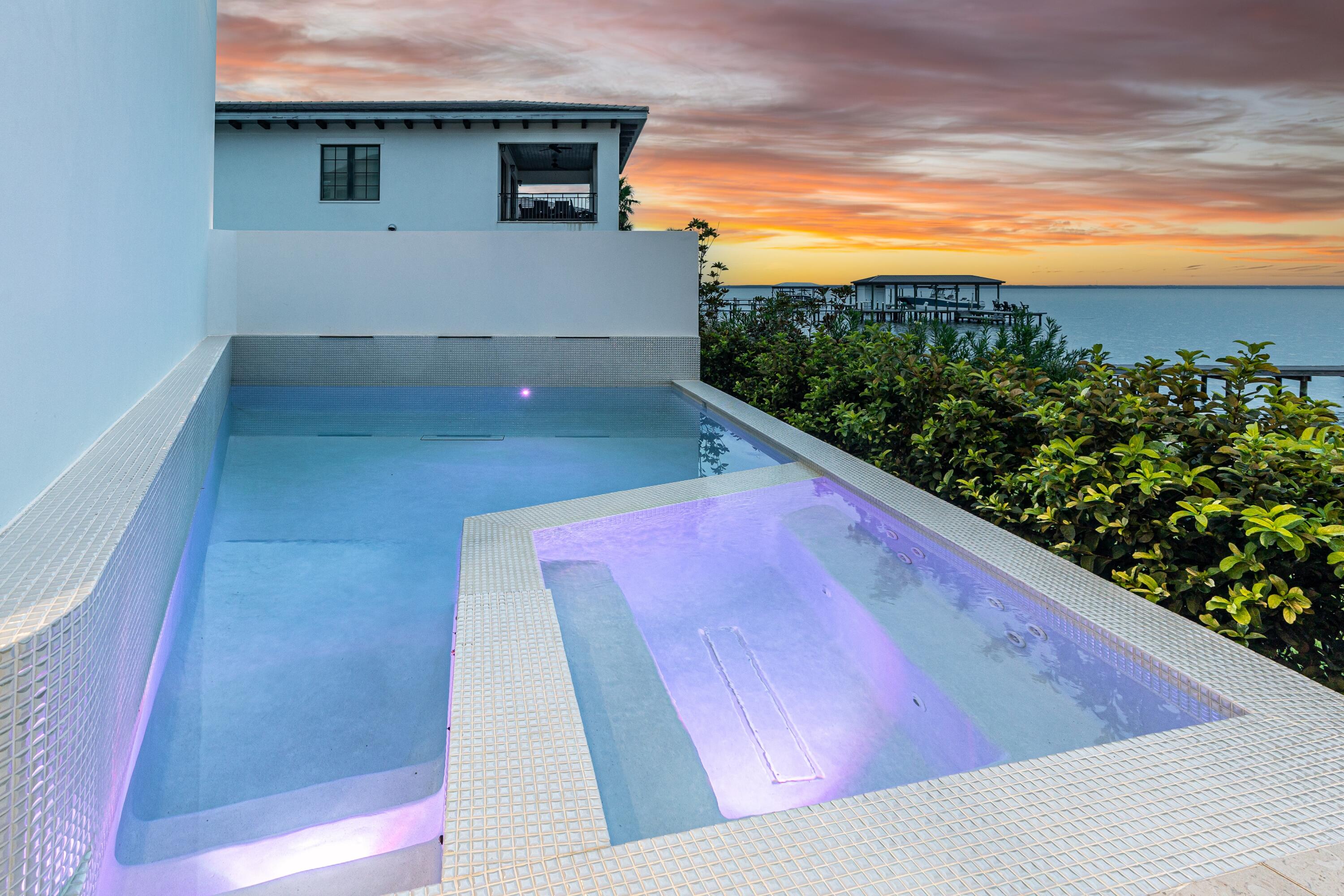 DRIFTWOOD ESTATES
GRAND COVE - Residential