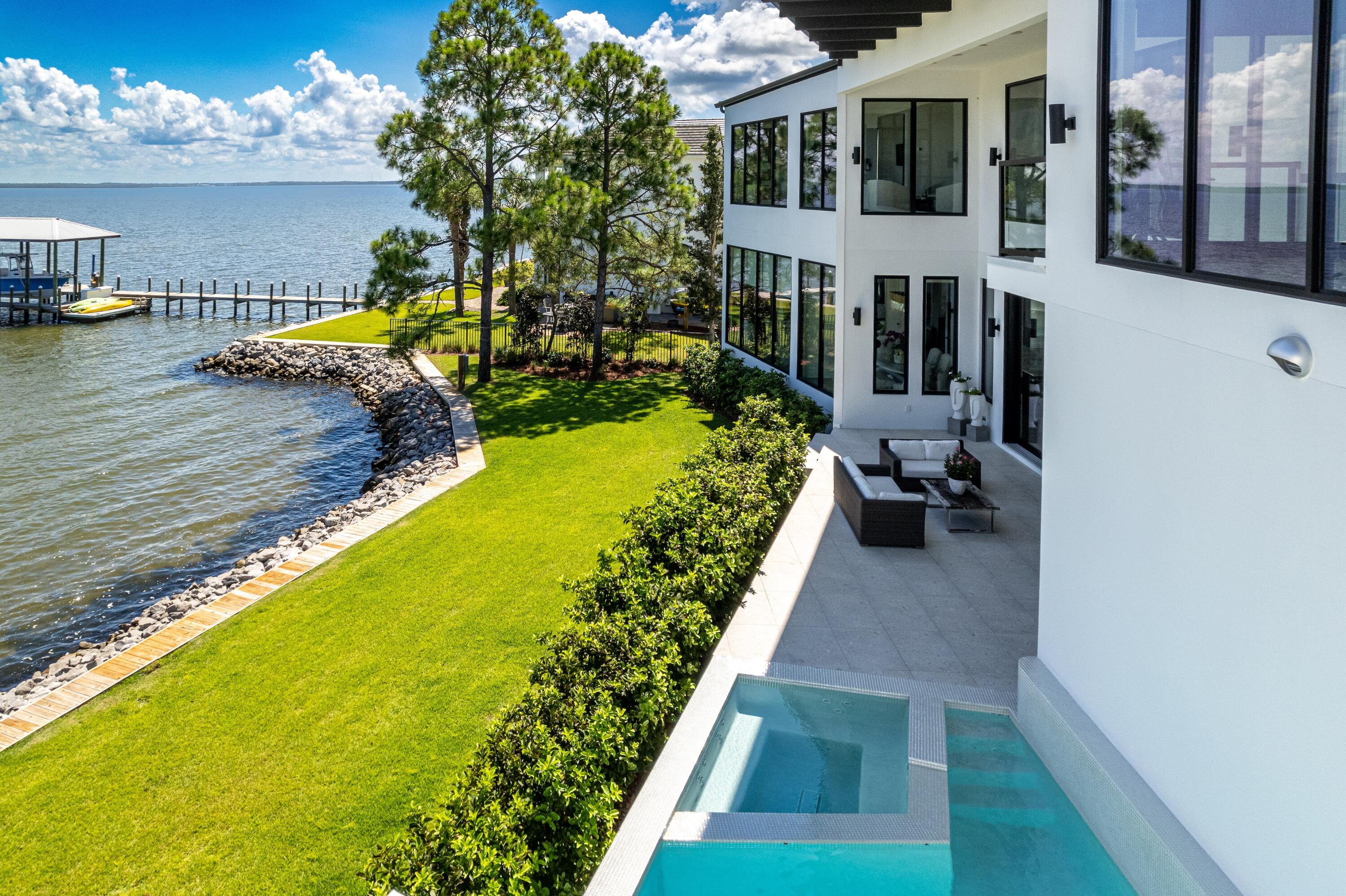 DRIFTWOOD ESTATES
GRAND COVE - Residential