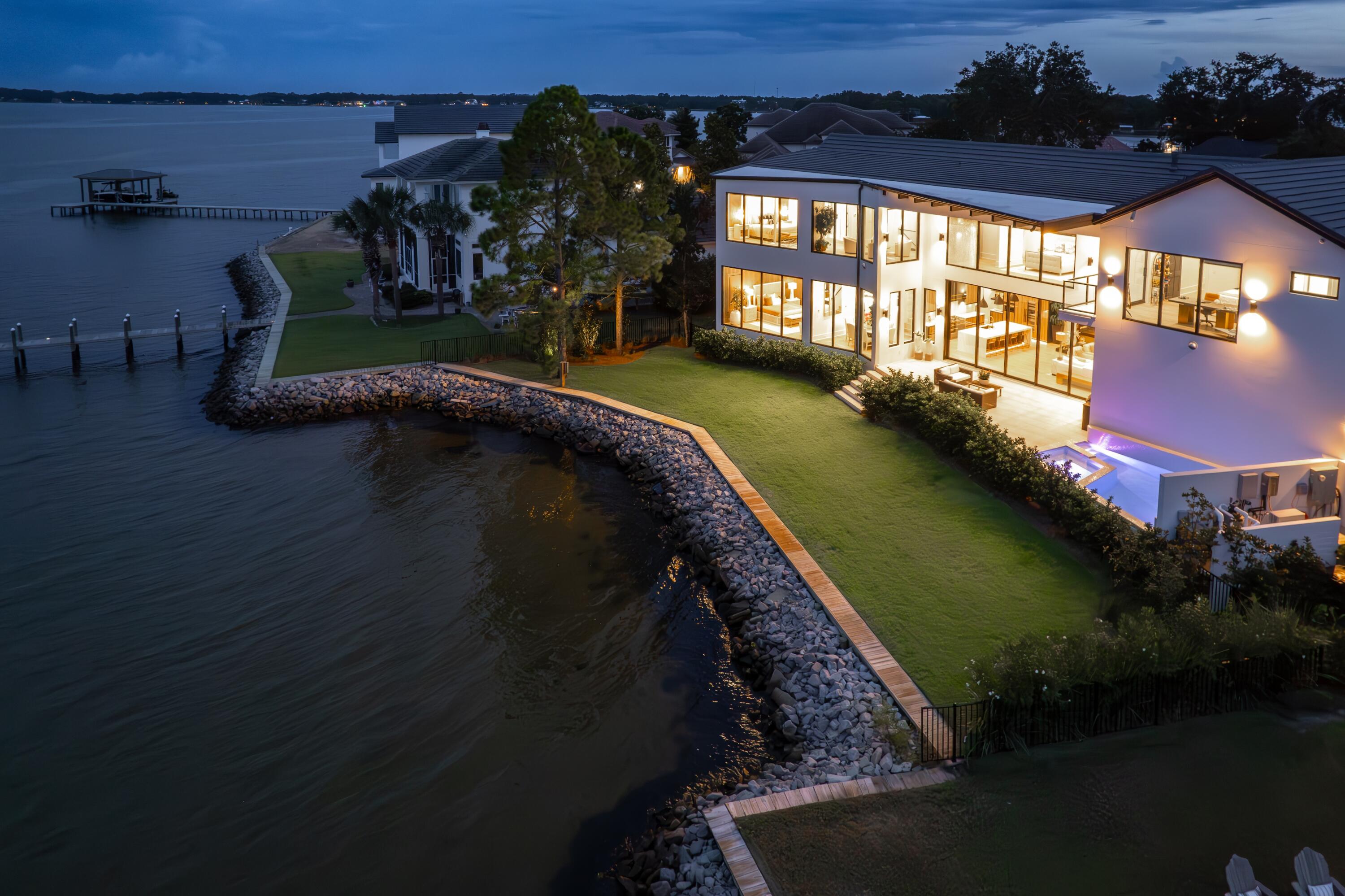 DRIFTWOOD ESTATES
GRAND COVE - Residential