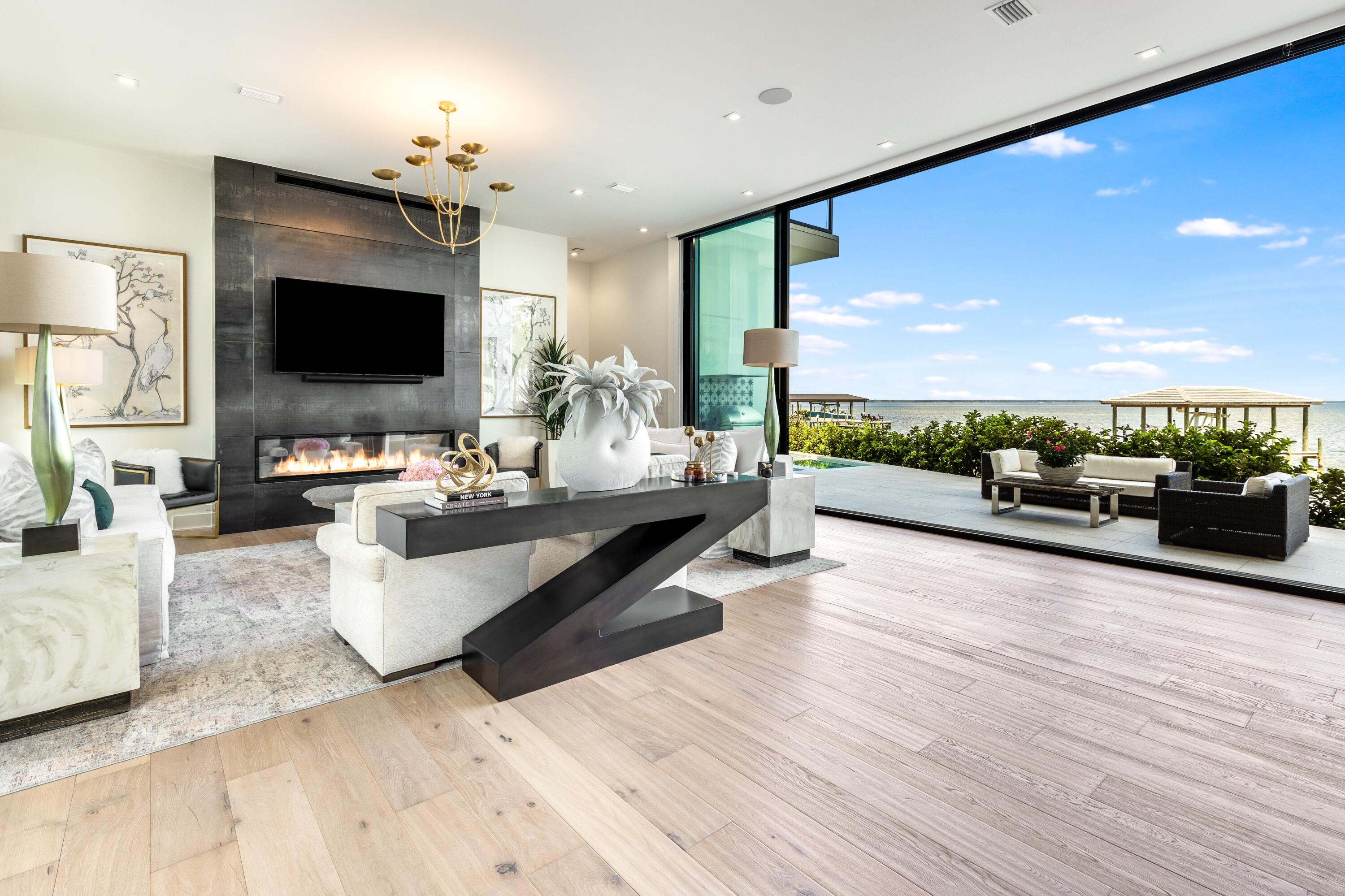DRIFTWOOD ESTATES
GRAND COVE - Residential