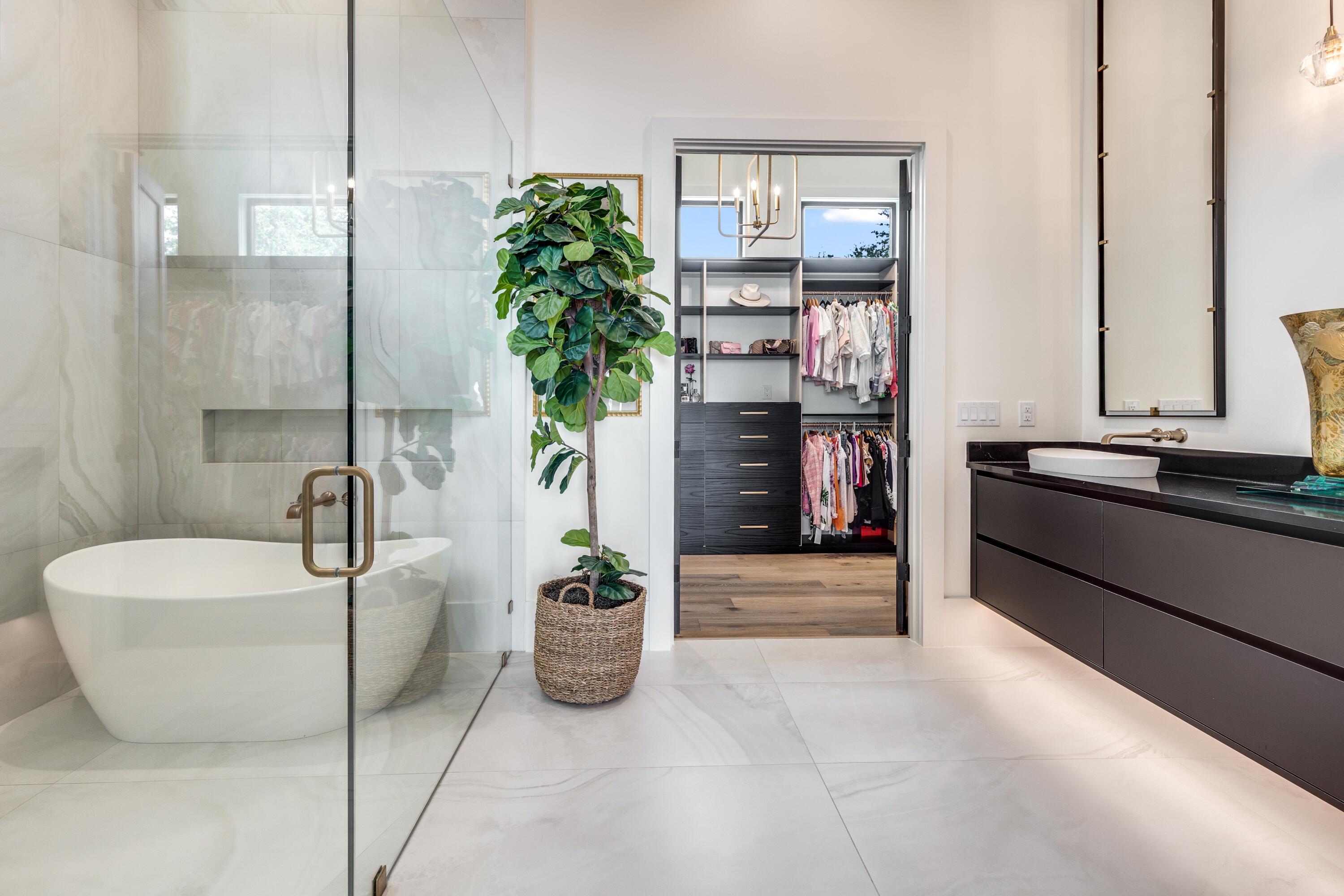 DRIFTWOOD ESTATES
GRAND COVE - Residential