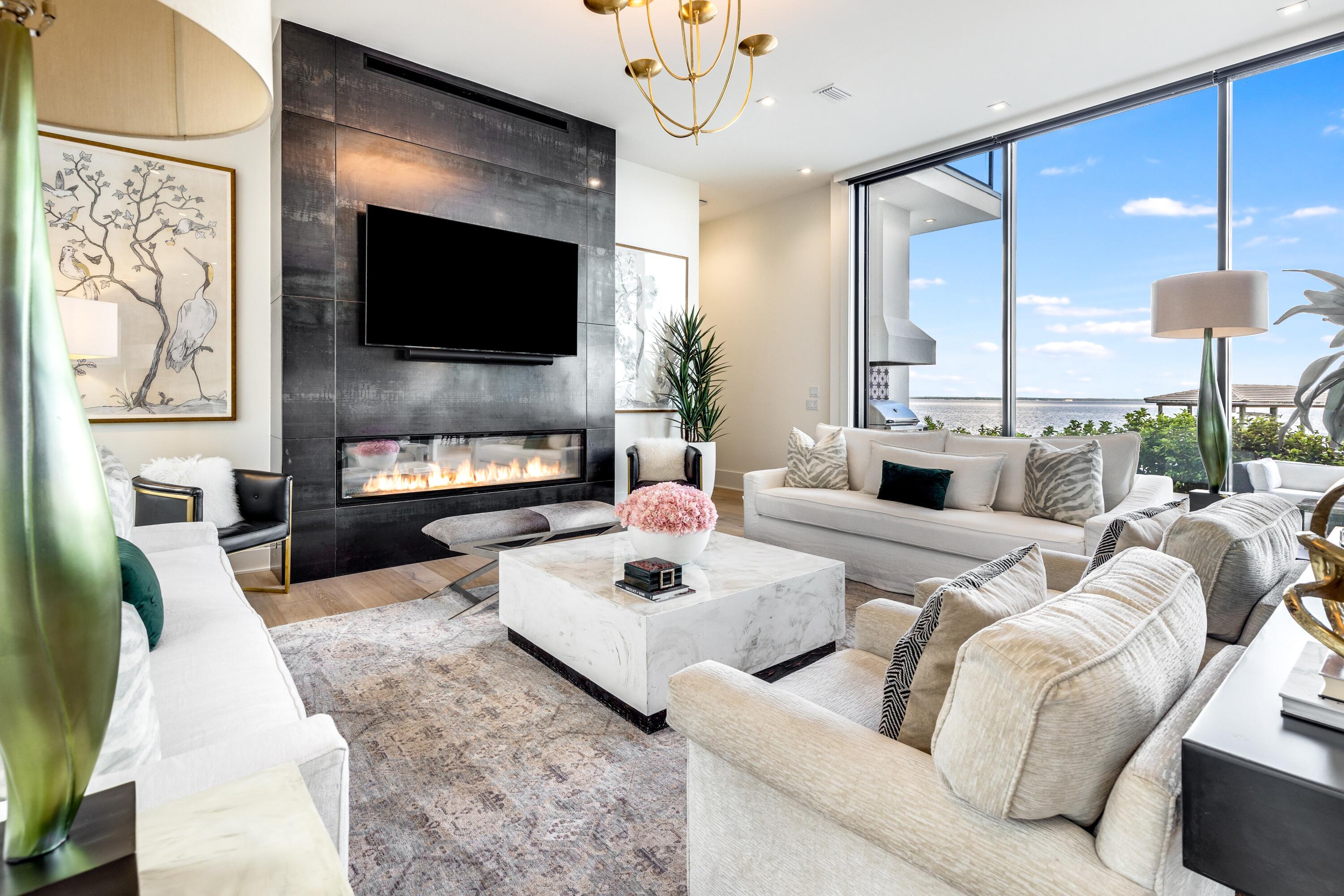 DRIFTWOOD ESTATES
GRAND COVE - Residential