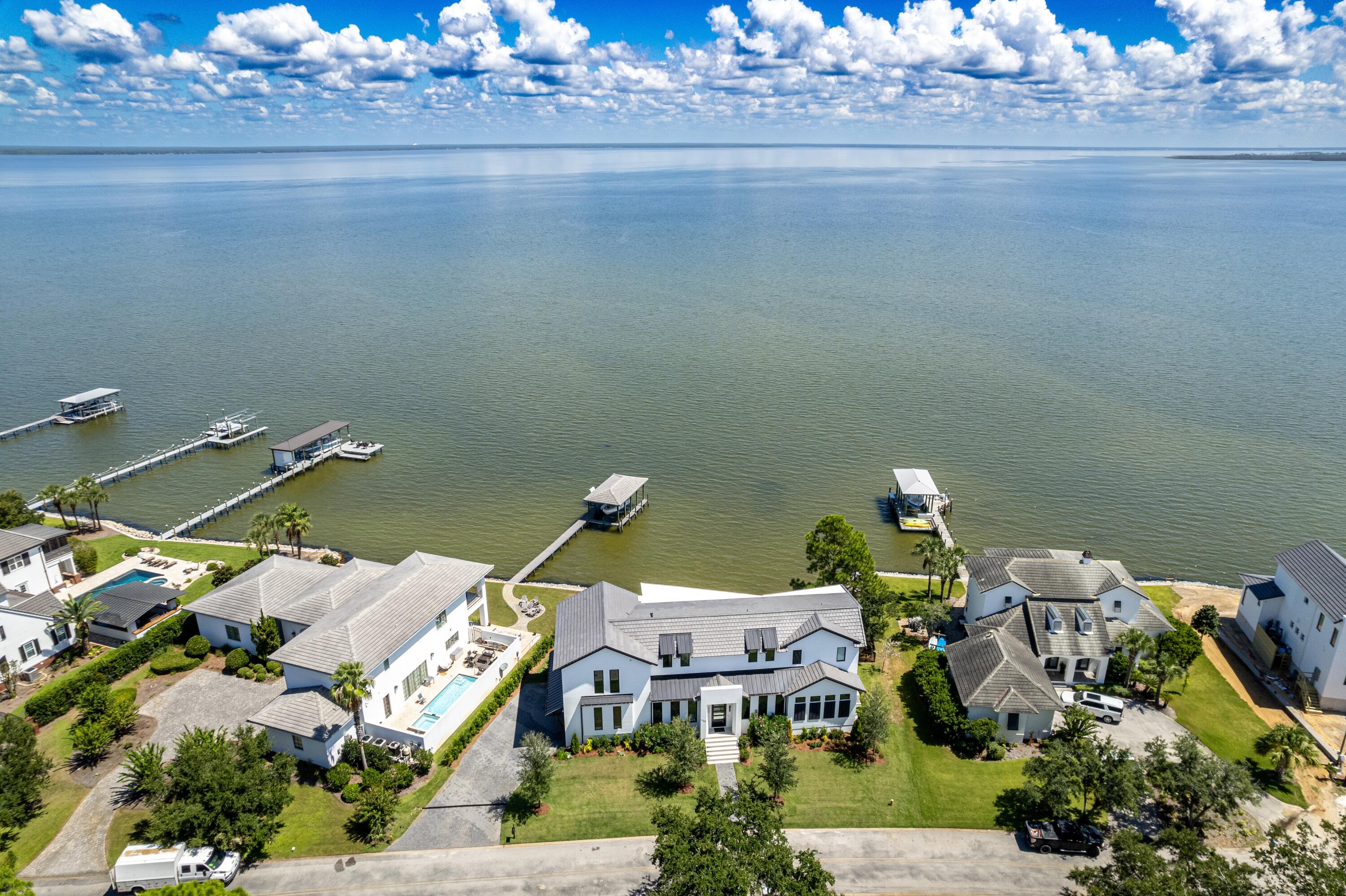 DRIFTWOOD ESTATES
GRAND COVE - Residential