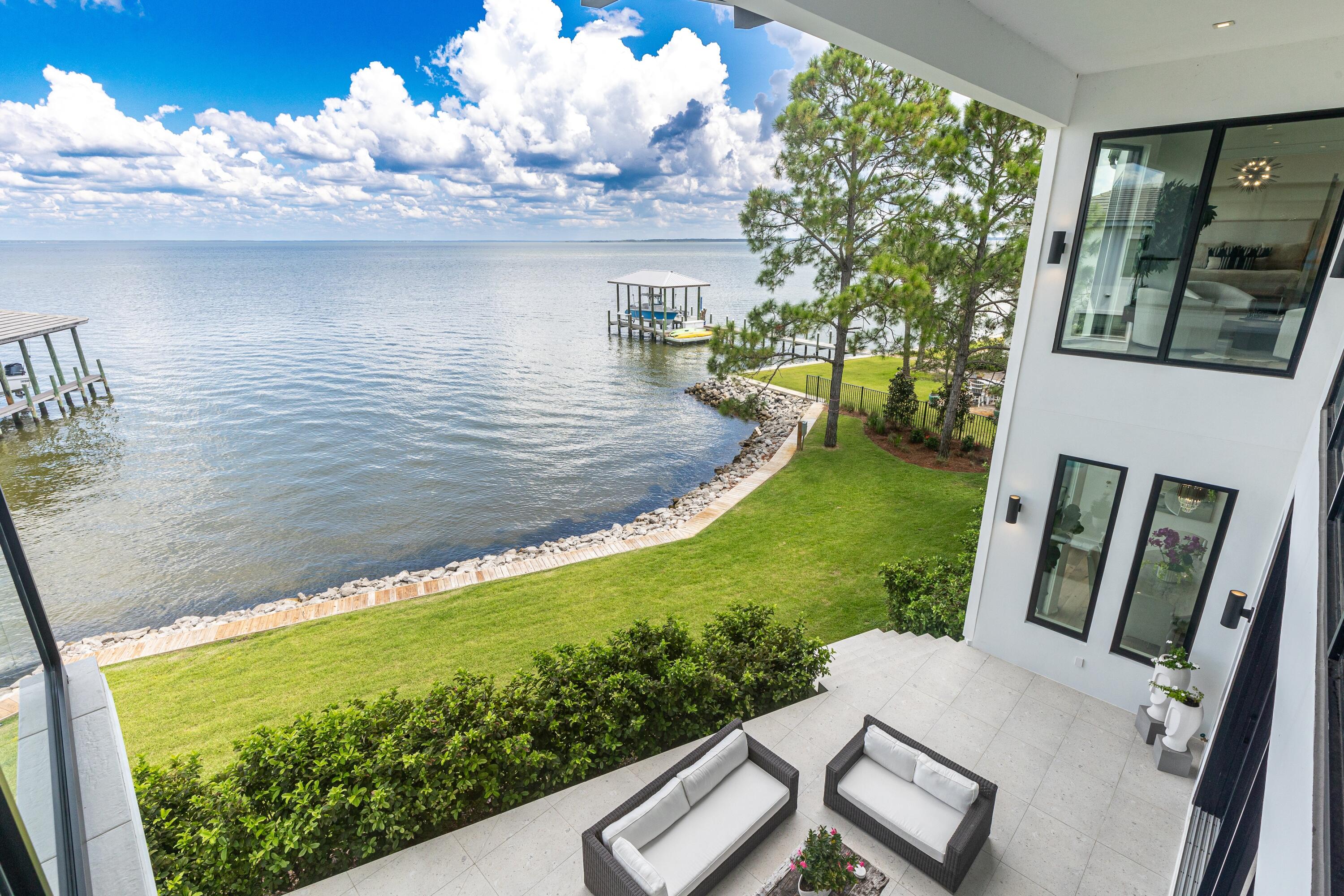 DRIFTWOOD ESTATES
GRAND COVE - Residential